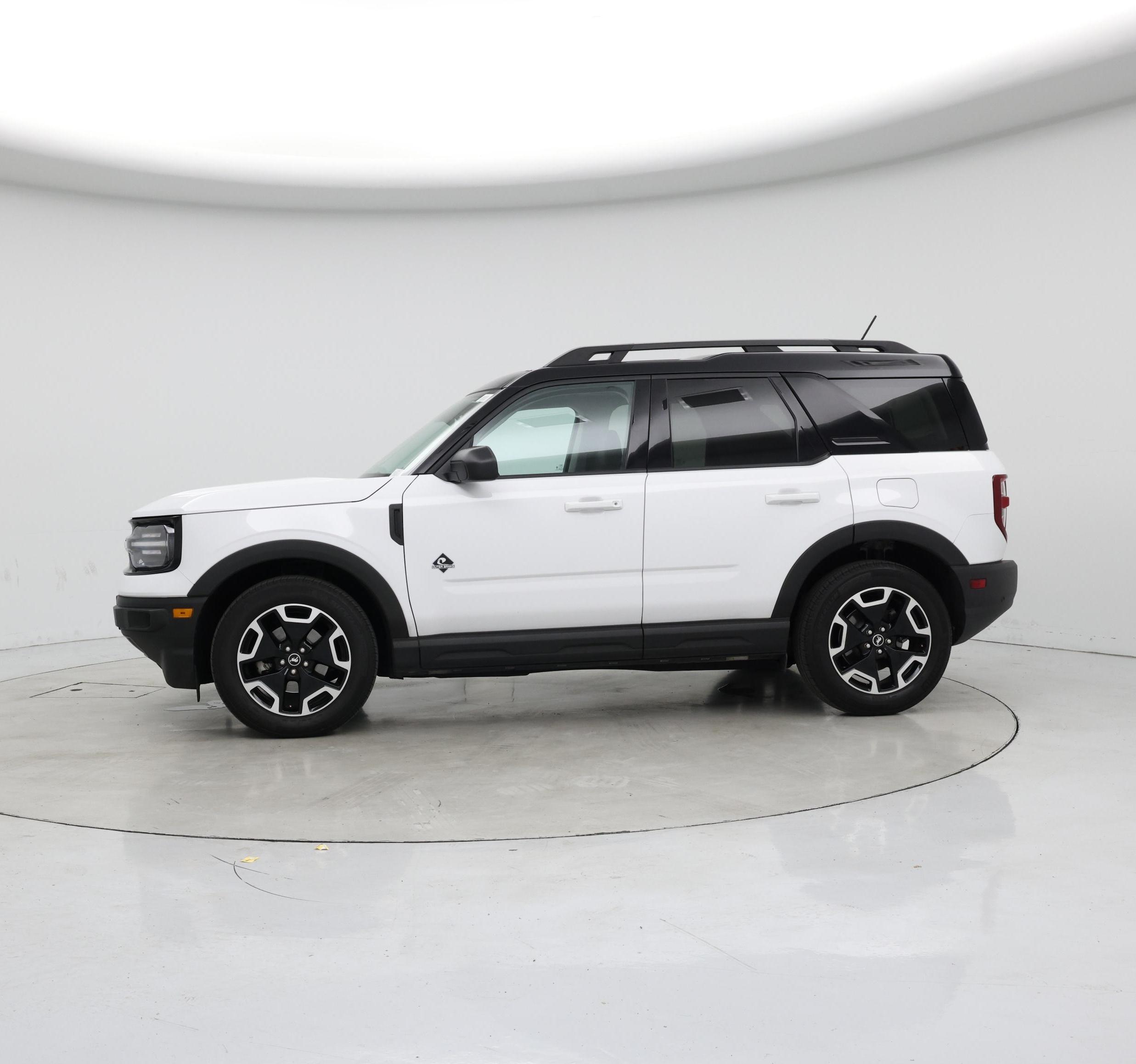 Thumbnail: 2022 Ford Bronco Sport - 3