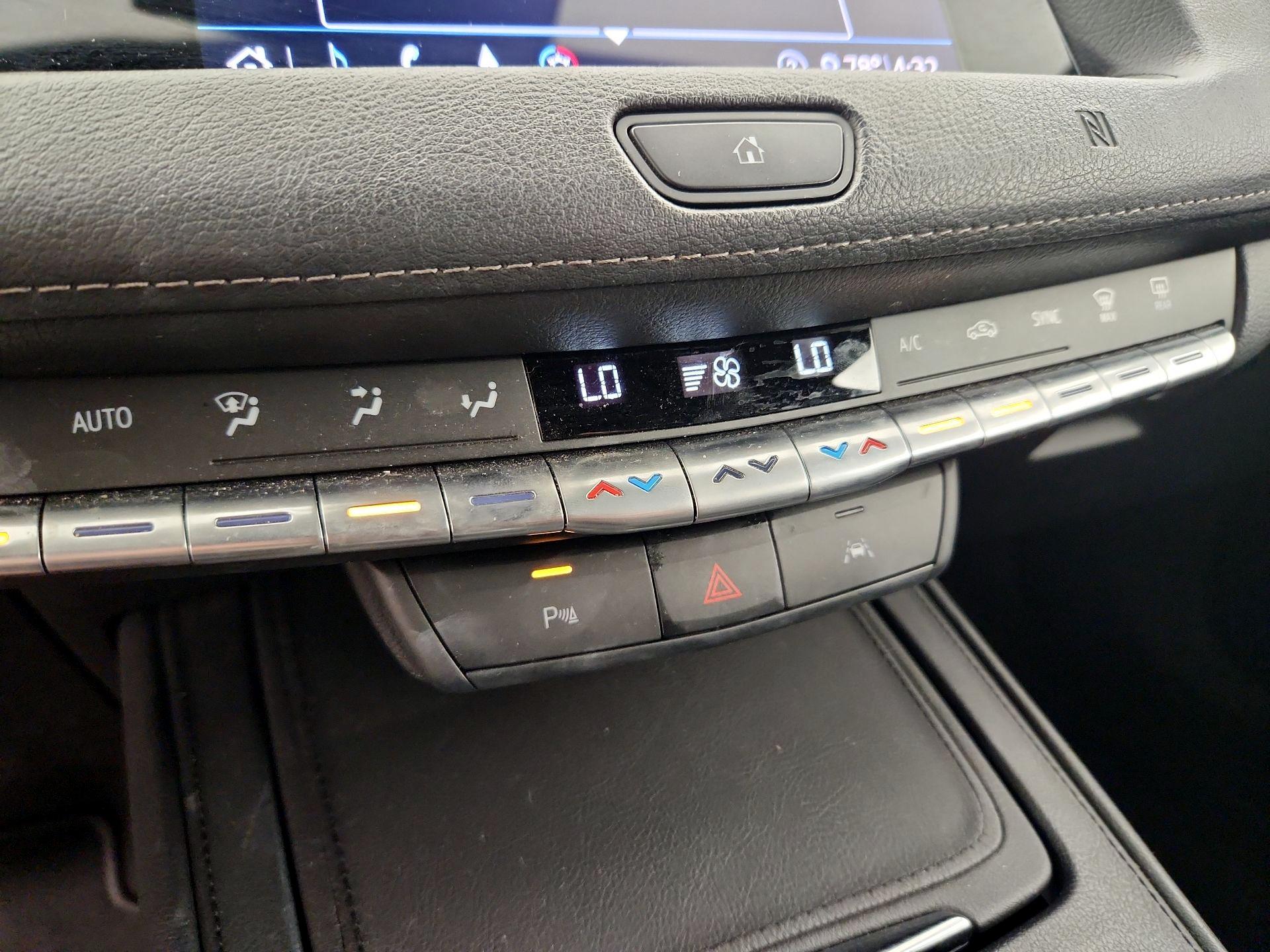 Thumbnail: 2020 Cadillac XT4 - 16