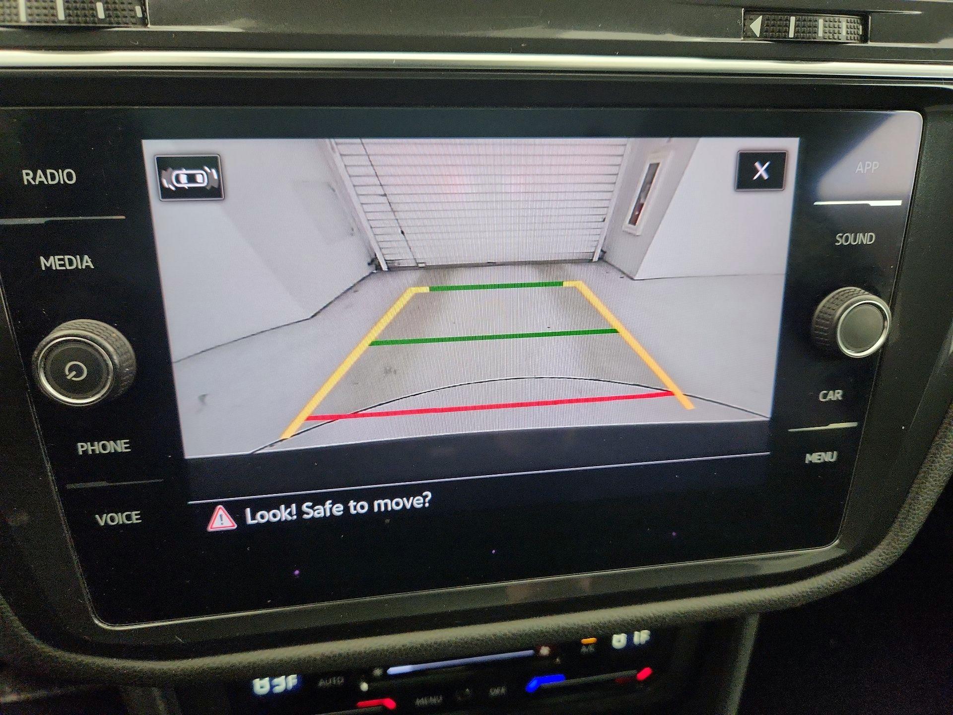 Thumbnail: 2022 Volkswagen Tiguan - 14