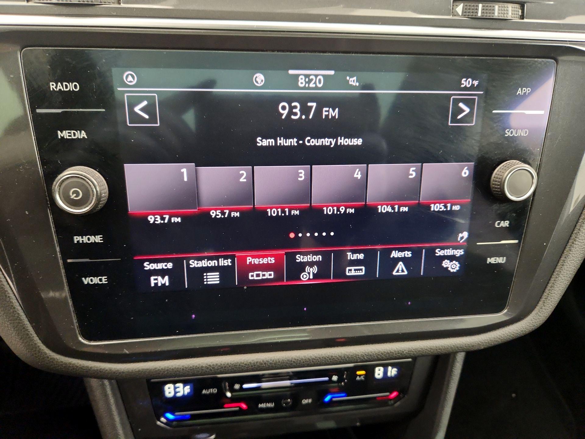 Thumbnail: 2022 Volkswagen Tiguan - 15