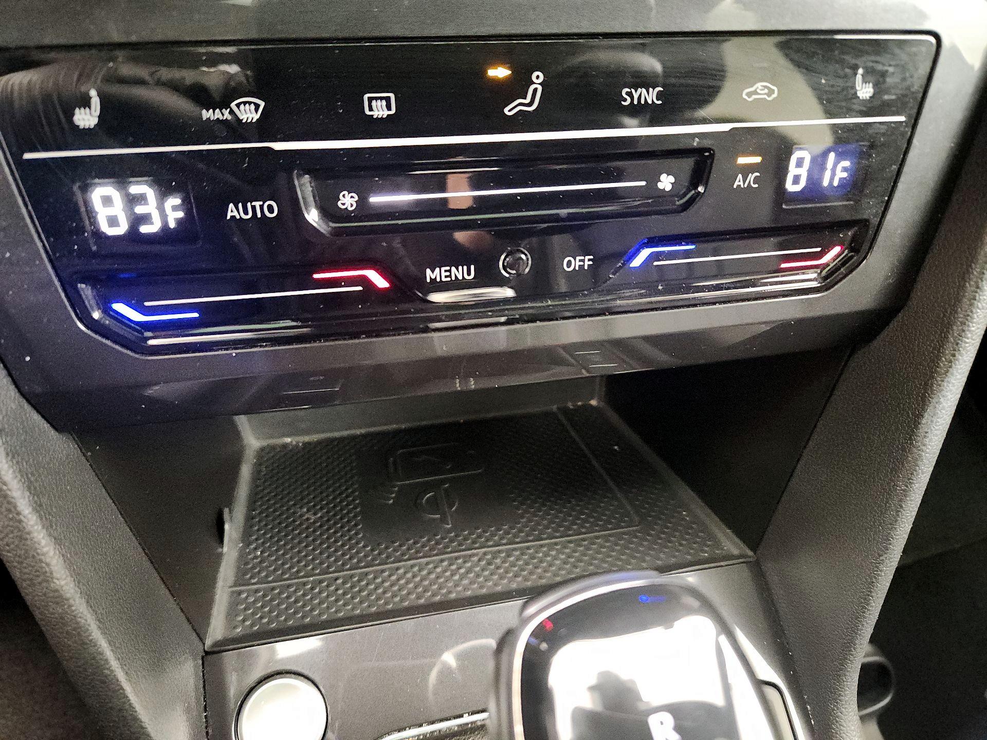 Thumbnail: 2022 Volkswagen Tiguan - 16