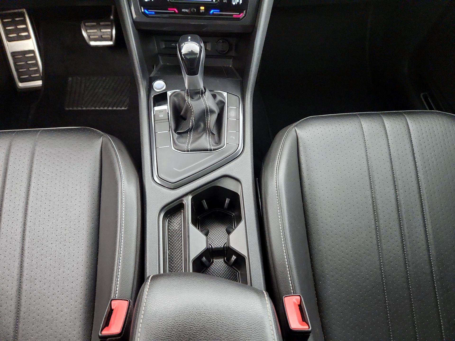 Thumbnail: 2022 Volkswagen Tiguan - 17