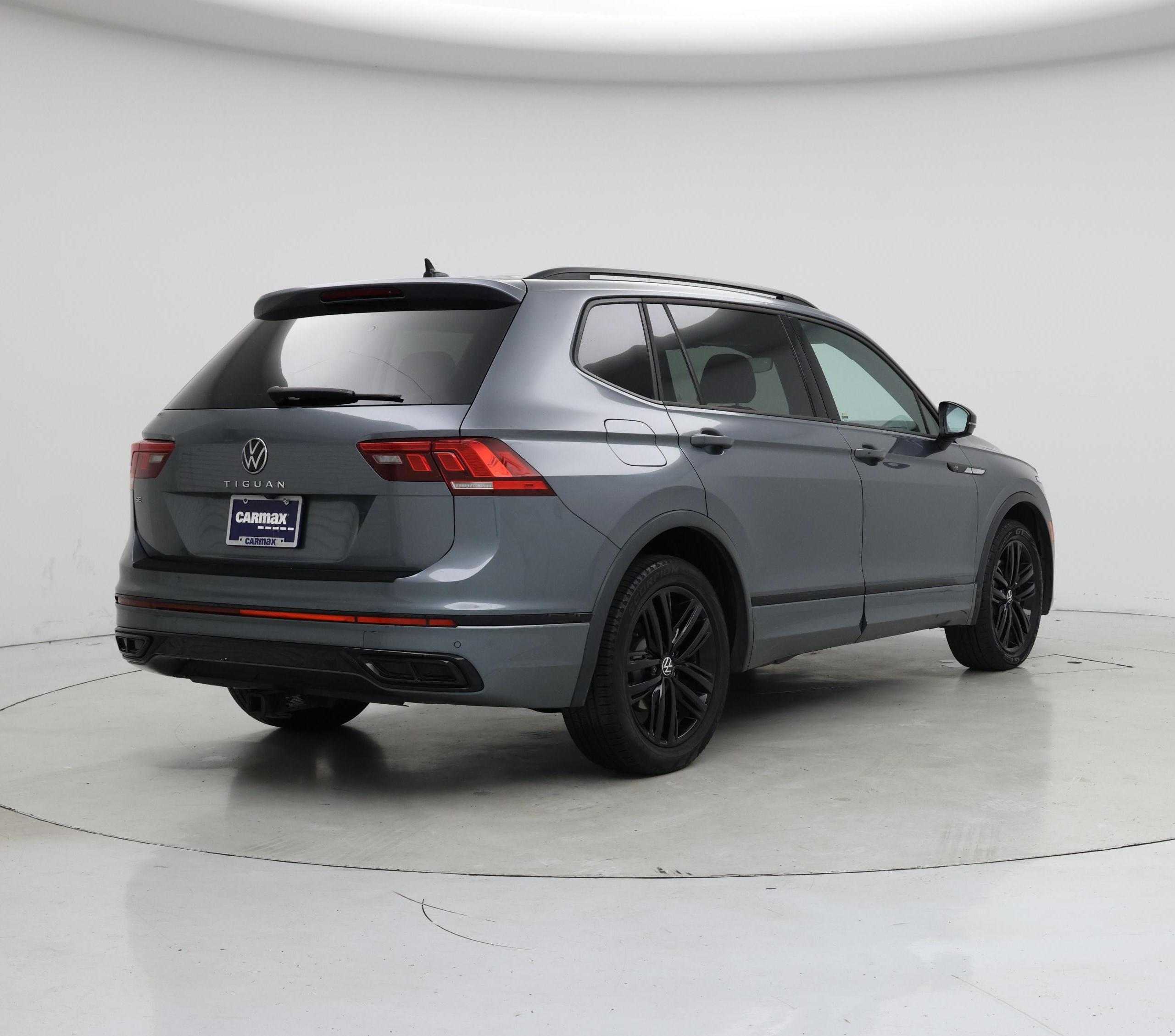 Thumbnail: 2022 Volkswagen Tiguan - 8