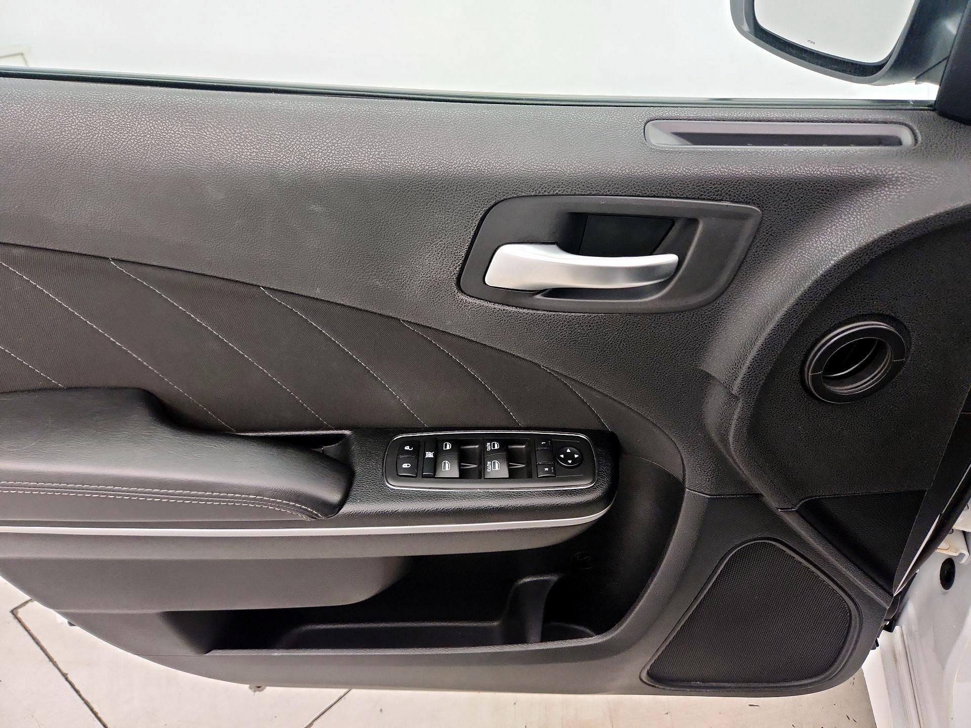 Thumbnail: 2020 Dodge Charger - 12