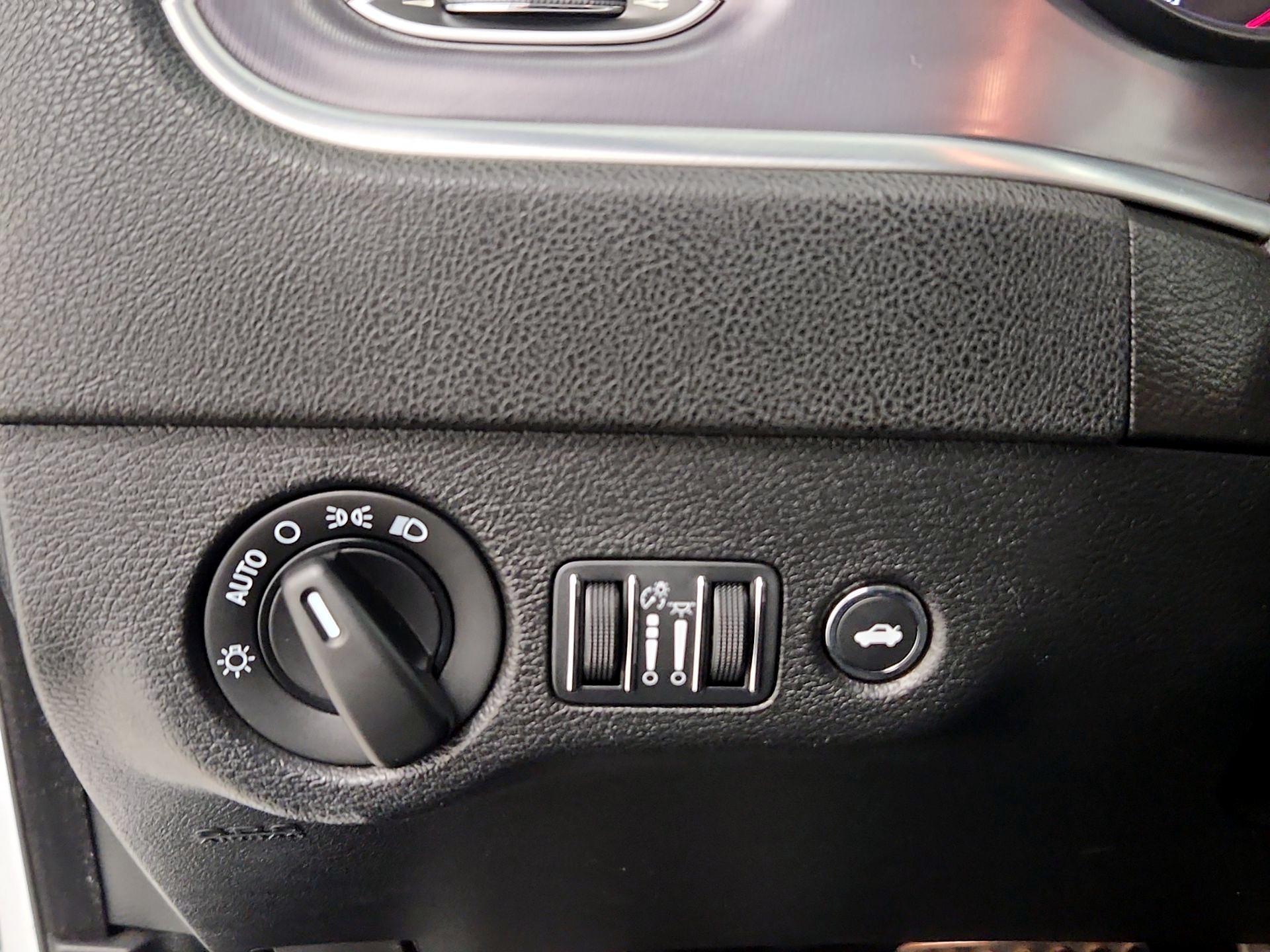 Thumbnail: 2020 Dodge Charger - 13