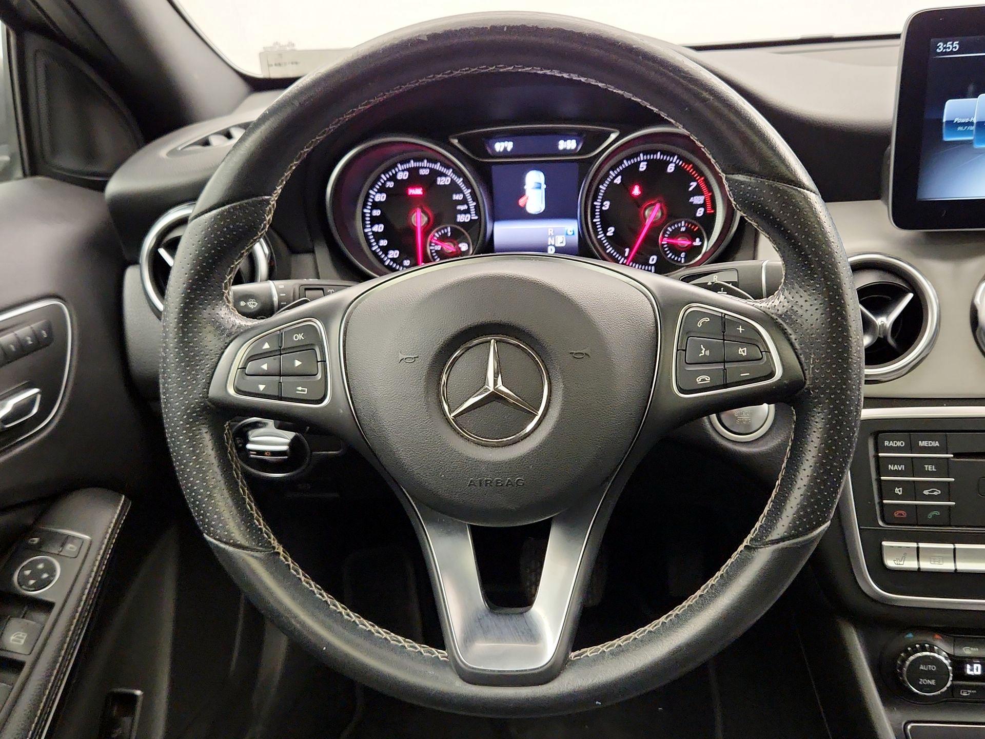 Thumbnail: 2018 Mercedes-Benz GLA - 10