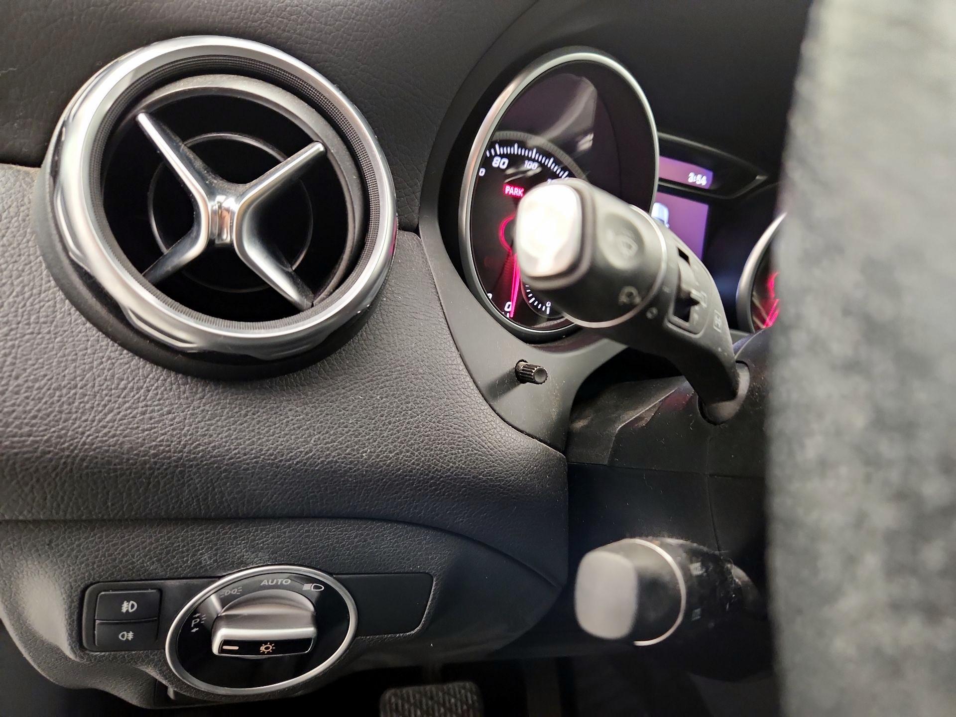 Thumbnail: 2018 Mercedes-Benz GLA - 13