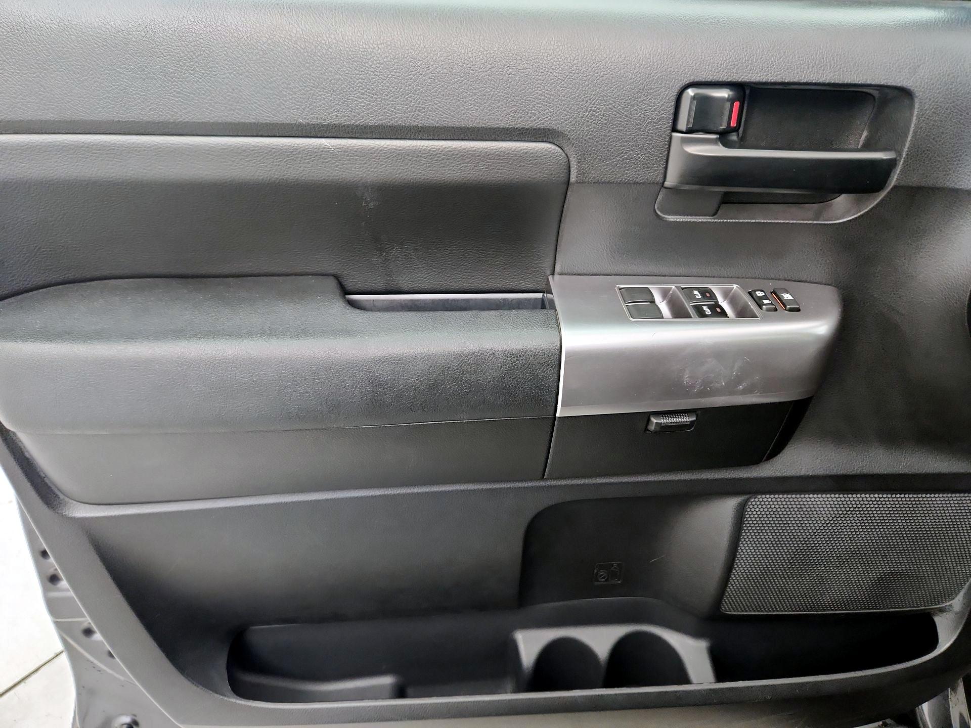 Thumbnail: 2019 Toyota Sequoia - 12