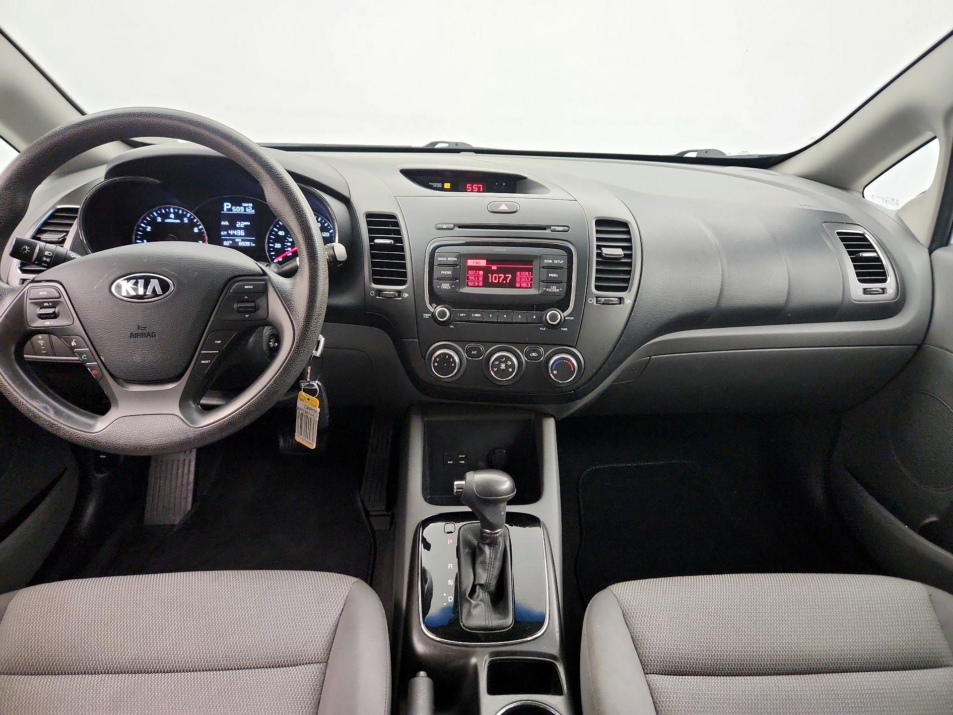 Thumbnail: 2017 Kia Forte - 9