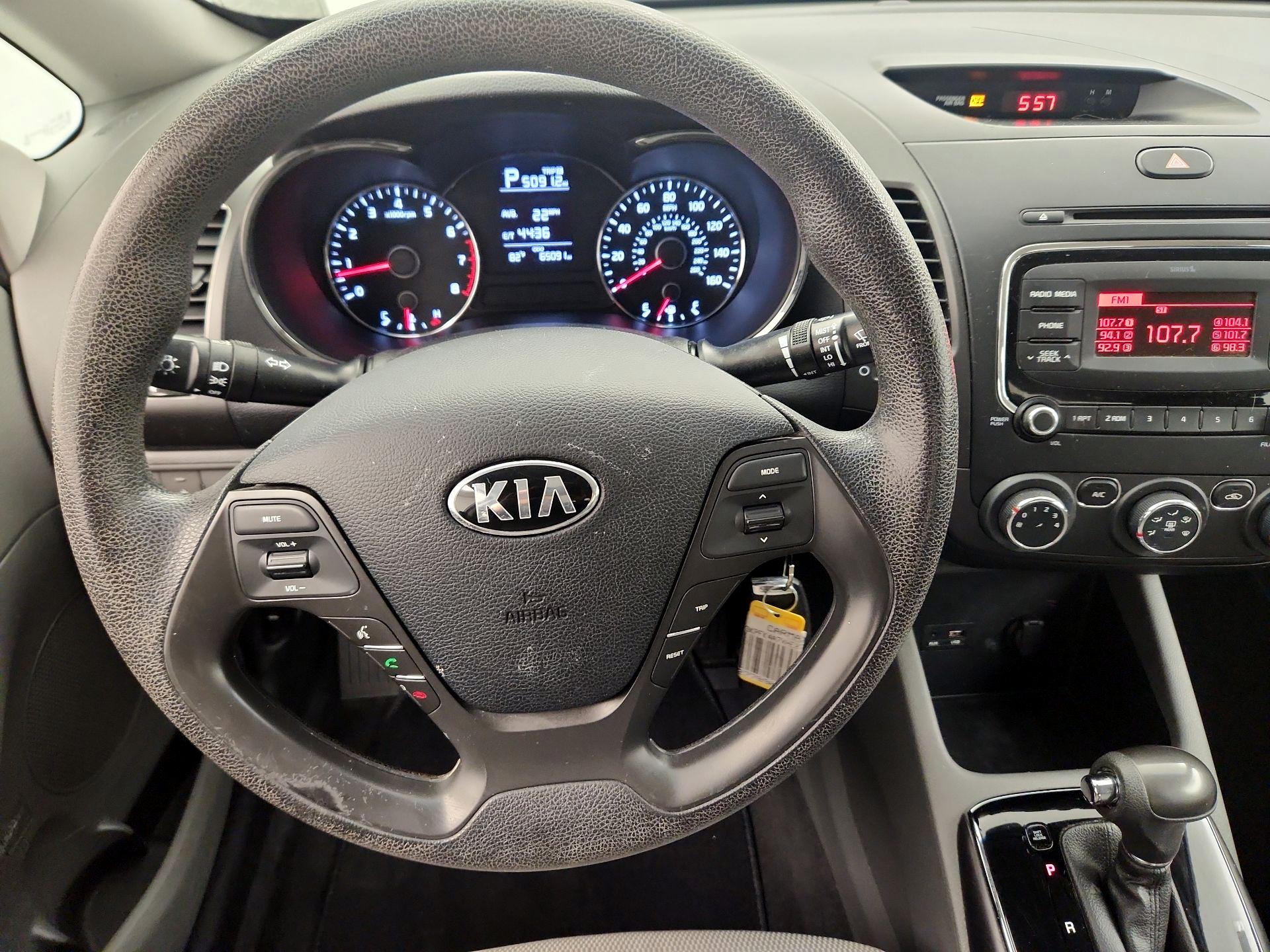 Thumbnail: 2017 Kia Forte - 10