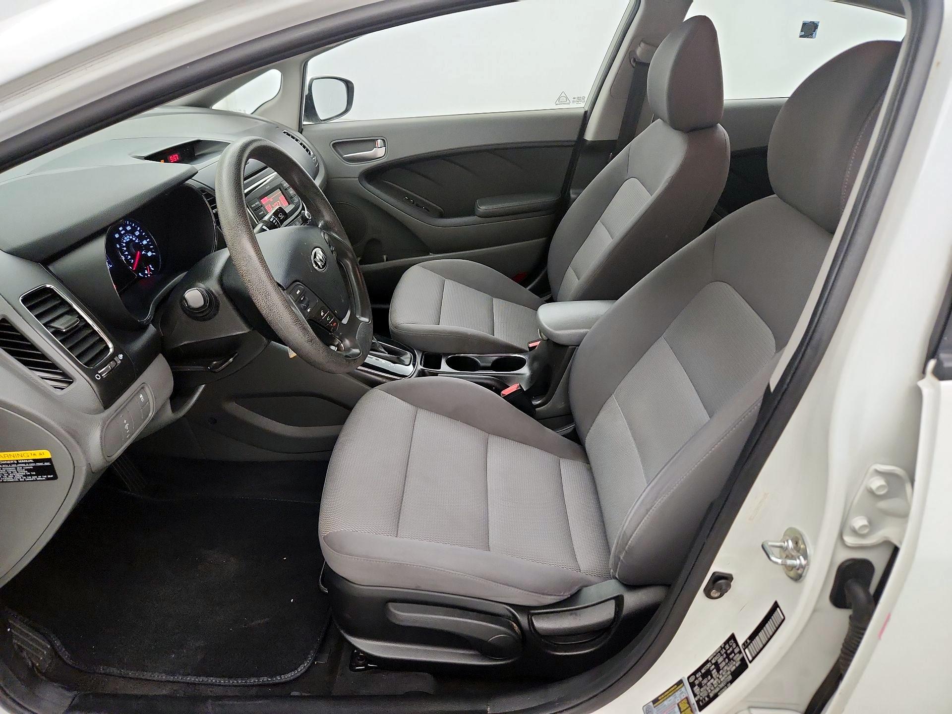 Thumbnail: 2017 Kia Forte - 11