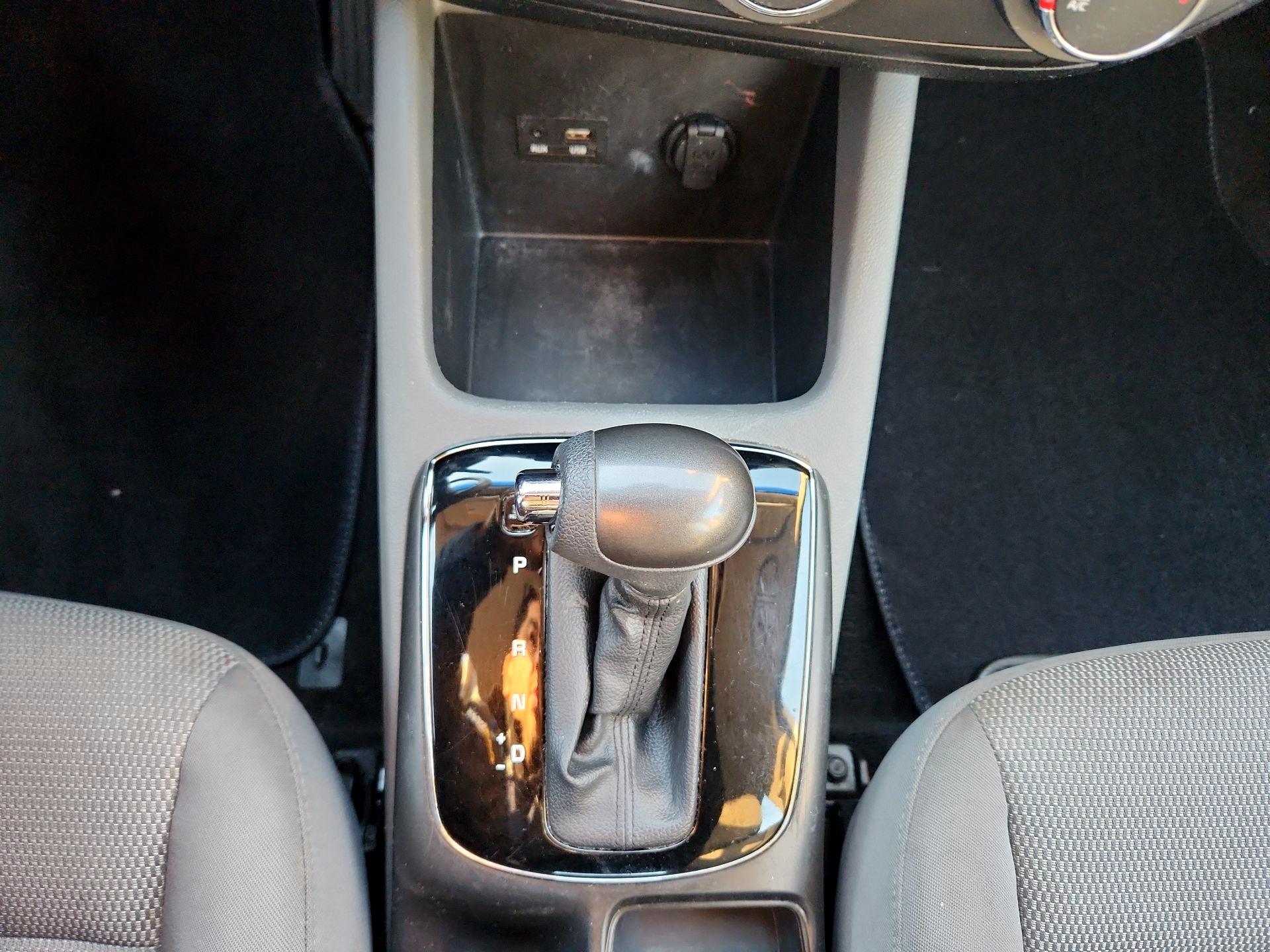 Thumbnail: 2017 Kia Forte - 16