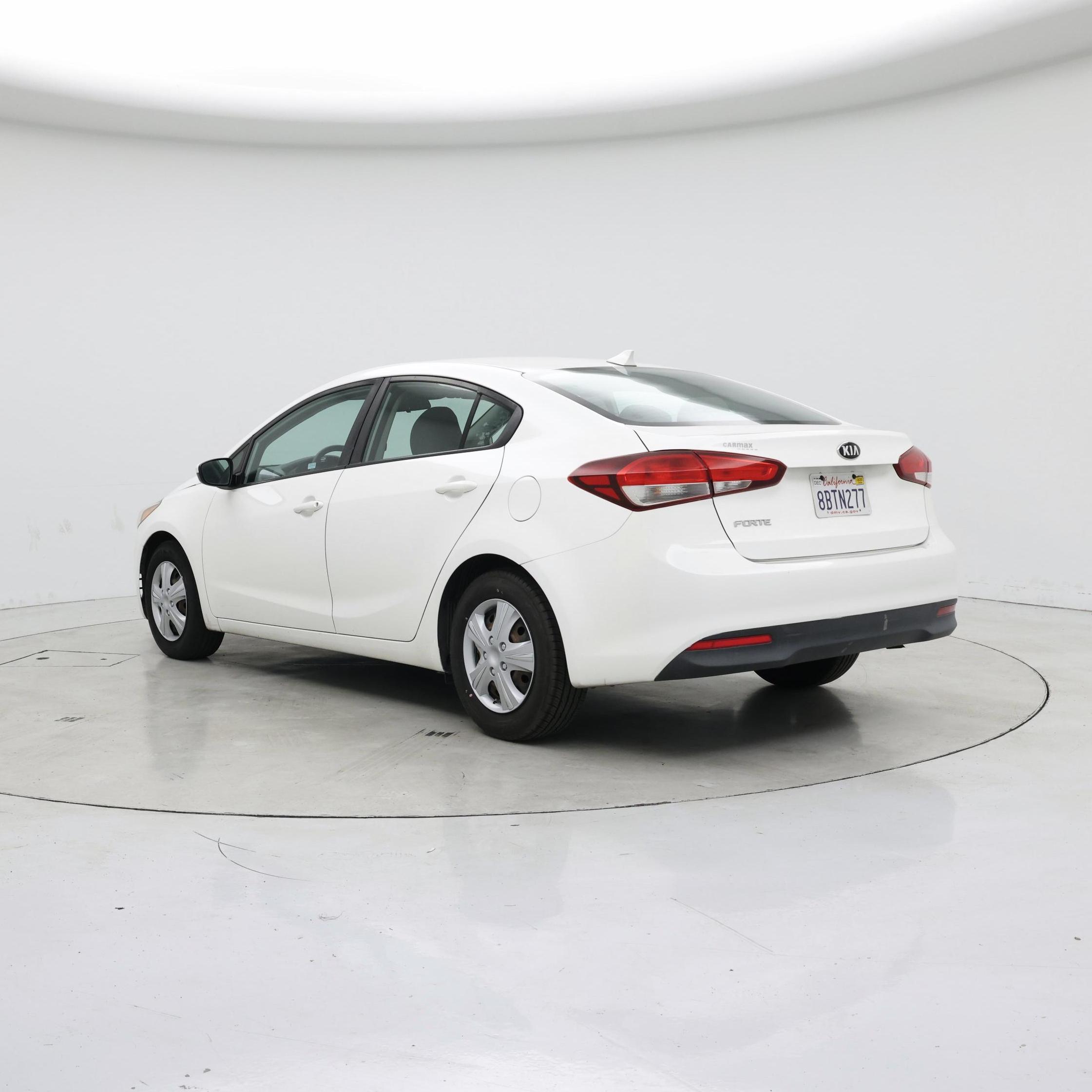 Thumbnail: 2017 Kia Forte - 2