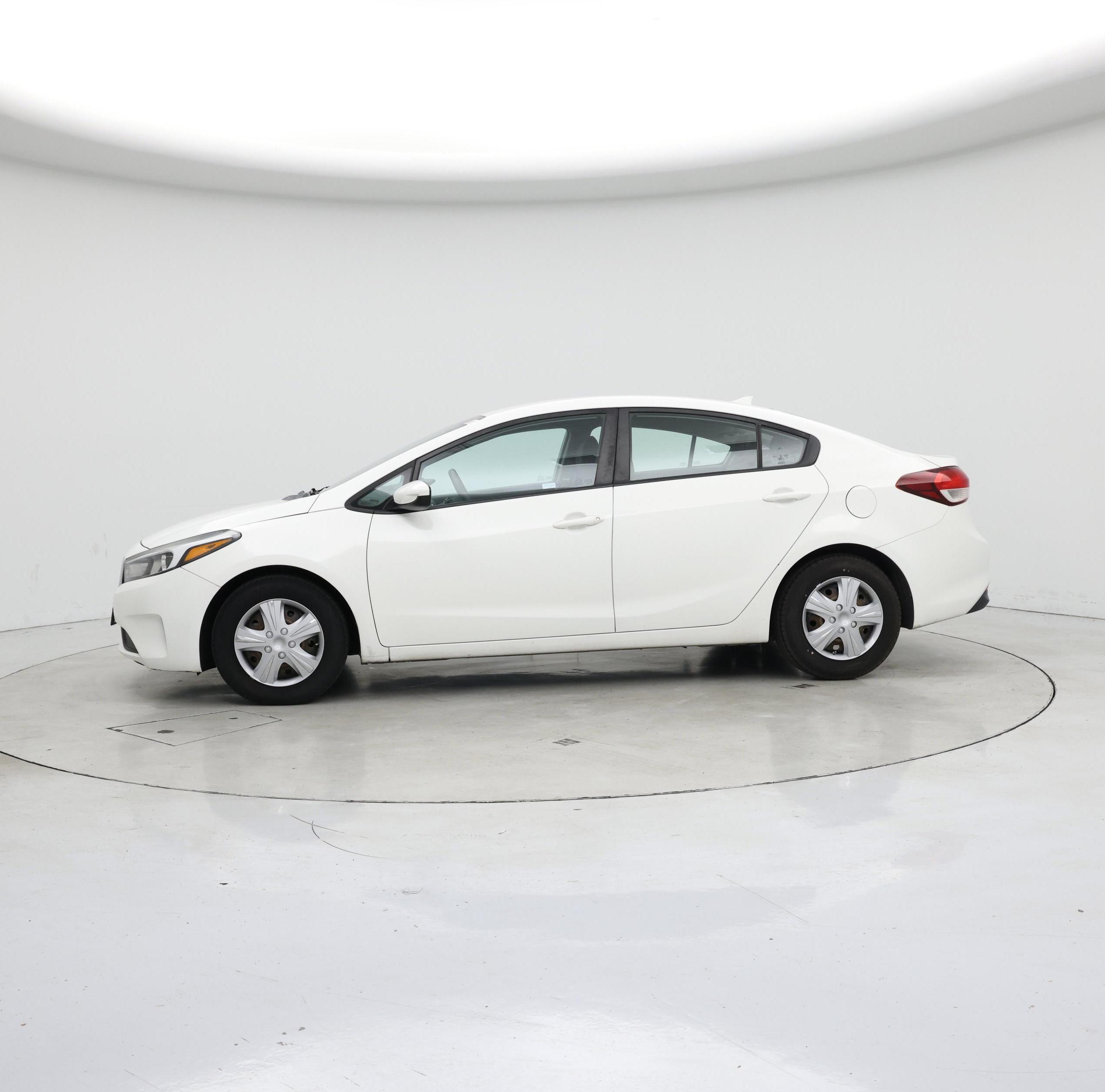 Thumbnail: 2017 Kia Forte - 3