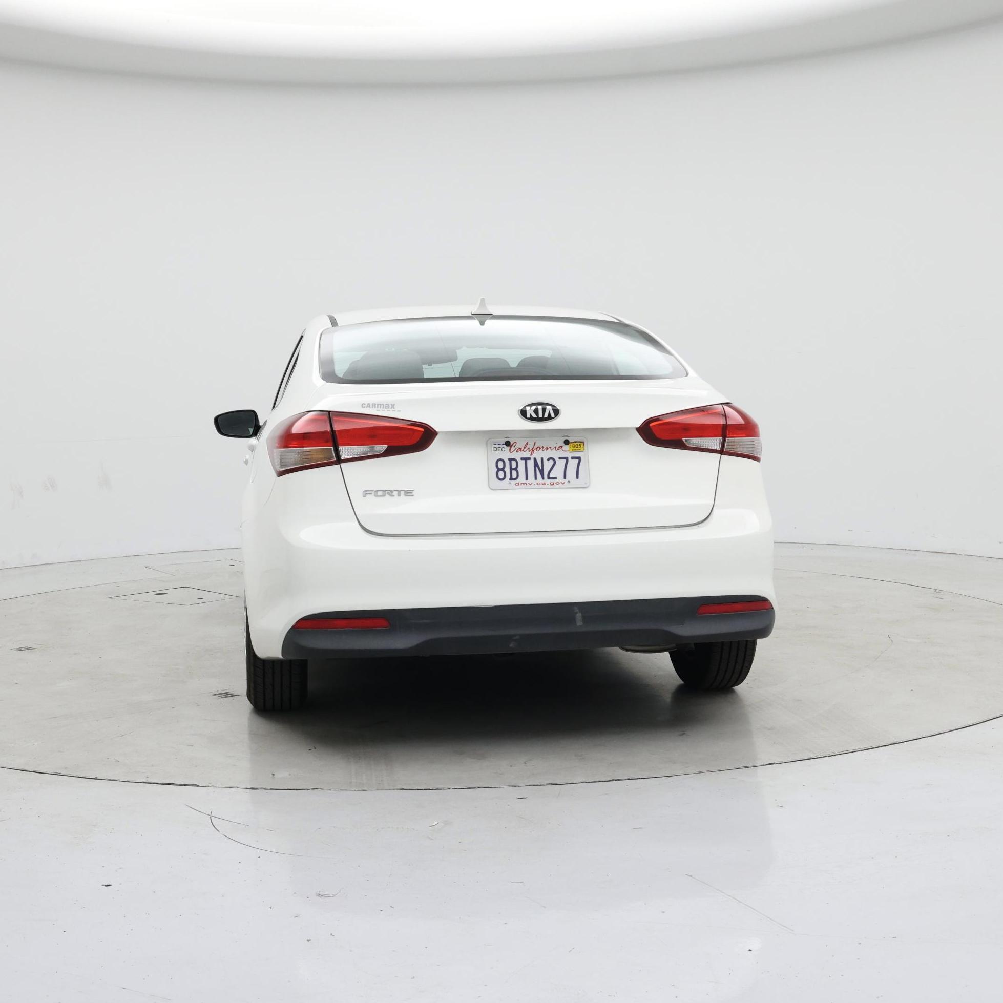 Thumbnail: 2017 Kia Forte - 6