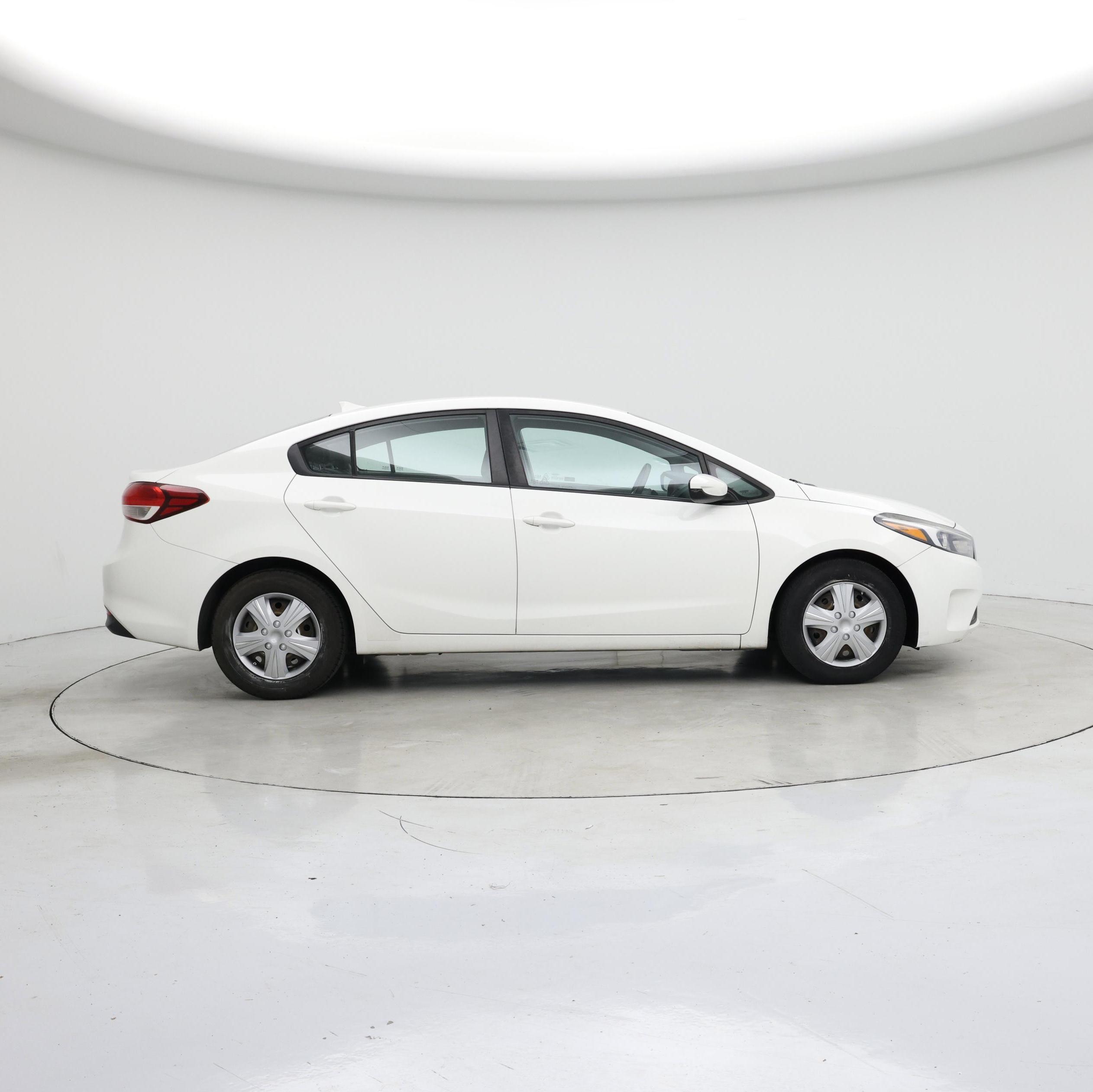 Thumbnail: 2017 Kia Forte - 7