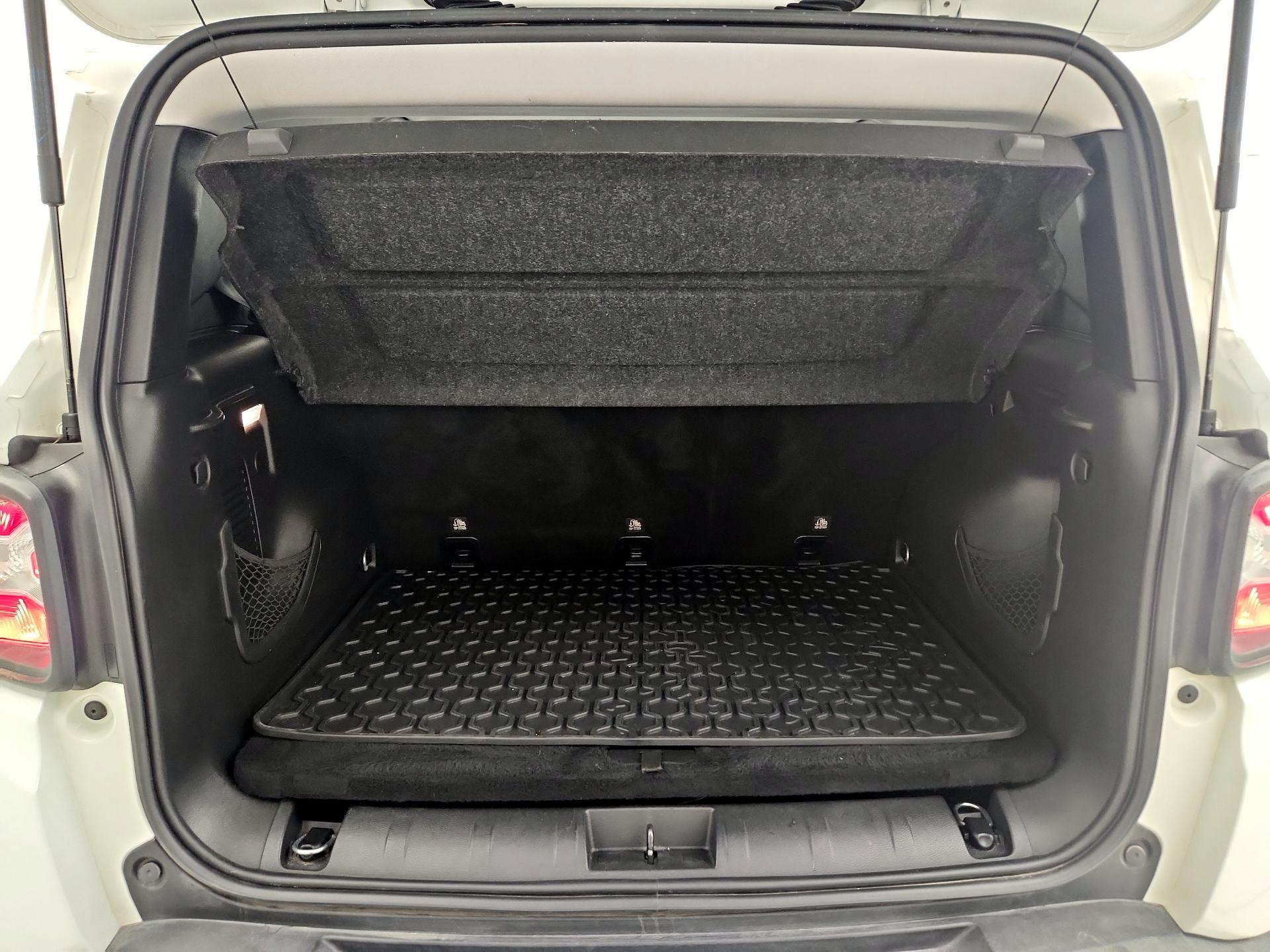 Thumbnail: 2018 Jeep Renegade - 20