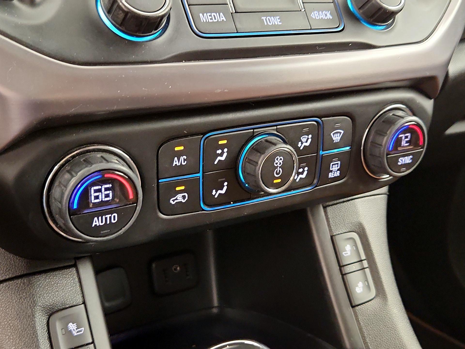 Thumbnail: 2019 GMC Acadia - 17