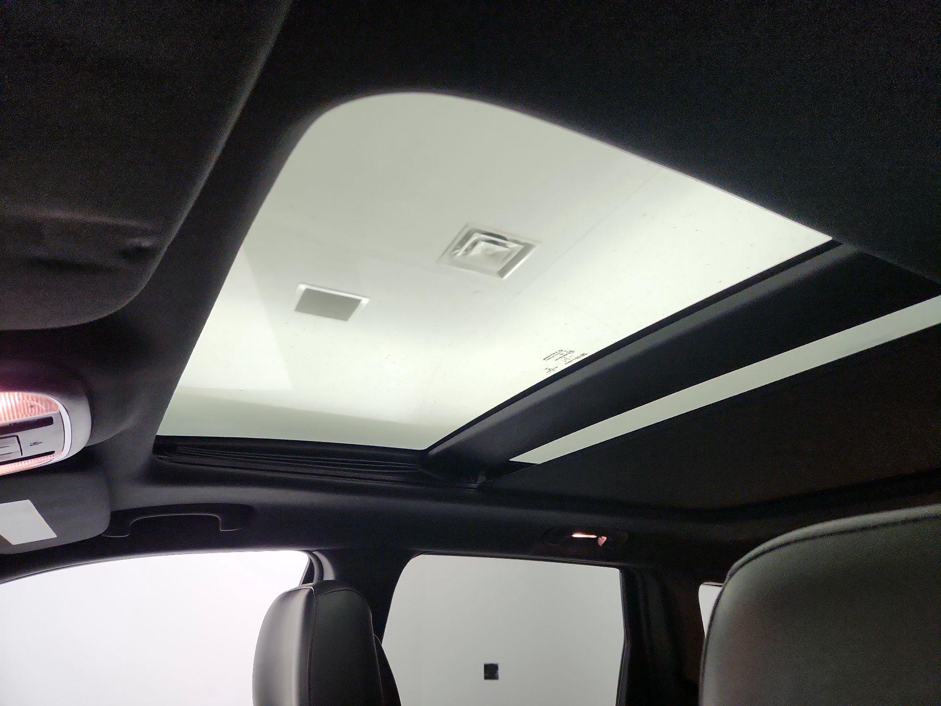 Thumbnail: 2015 Jeep Grand Cherokee - 20