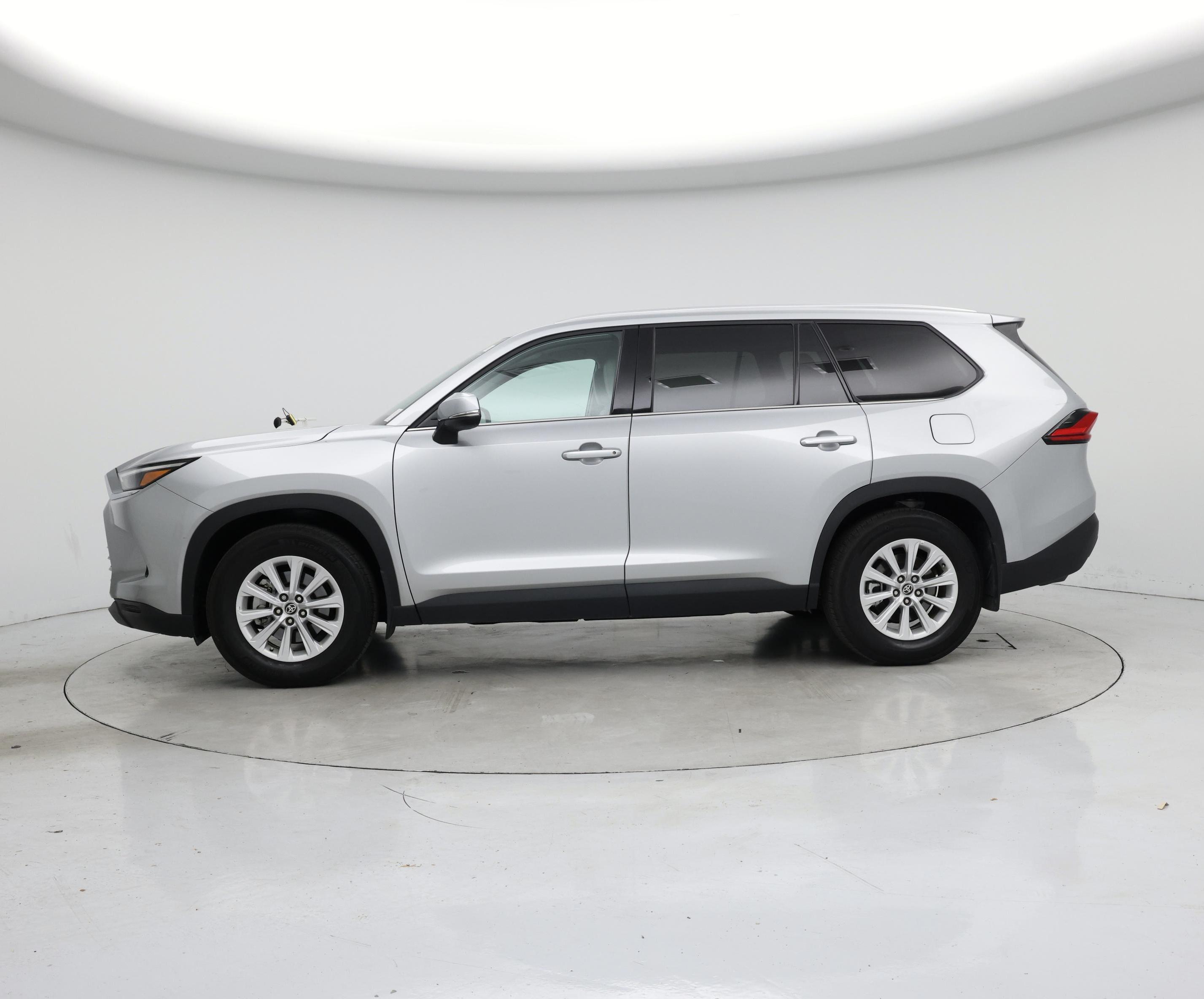 Thumbnail: 2024 Toyota Highlander - 3
