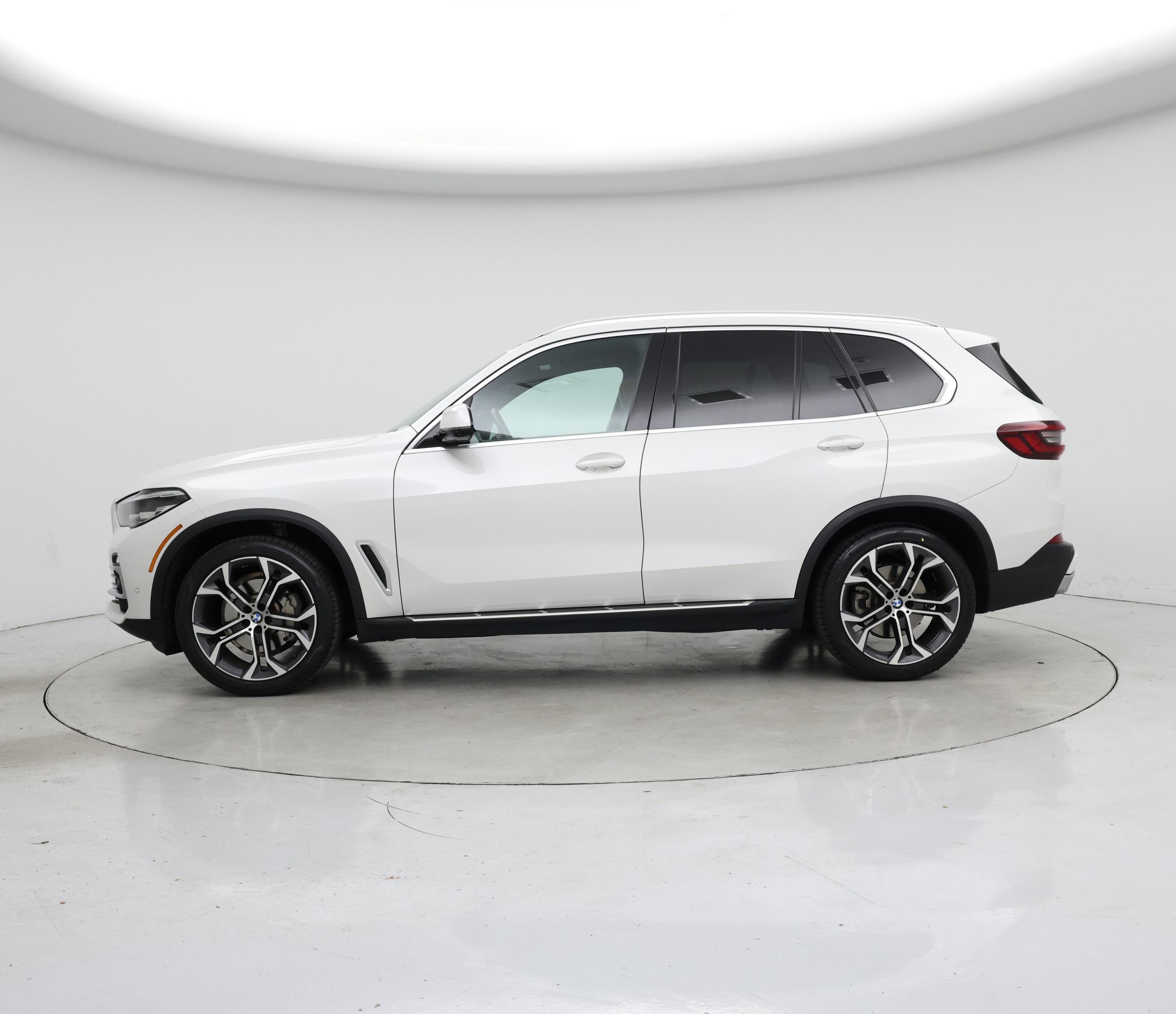 Thumbnail: 2021 BMW X5 - 3
