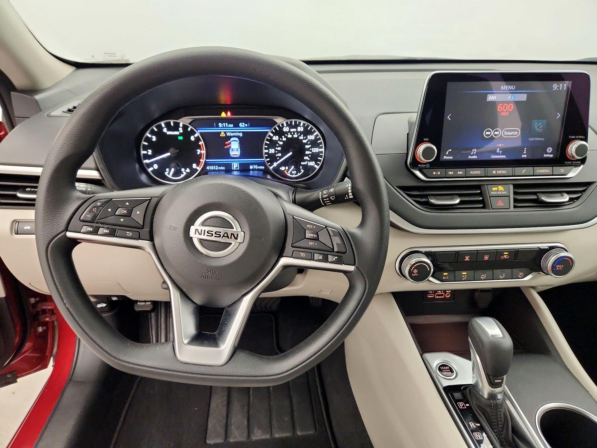 Thumbnail: 2022 Nissan Altima - 10