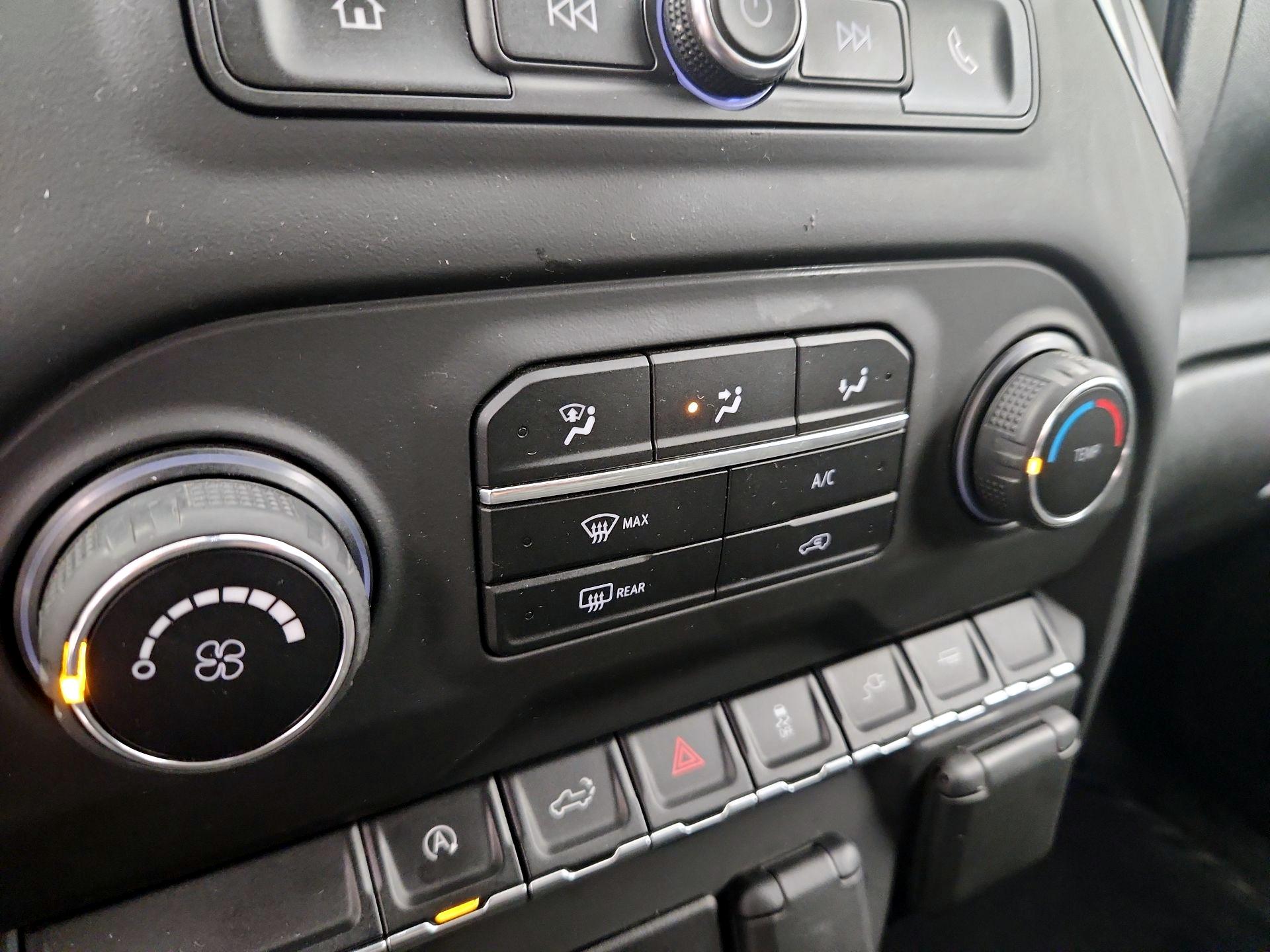 Thumbnail: 2021 Chevrolet Silverado 1500 - 16