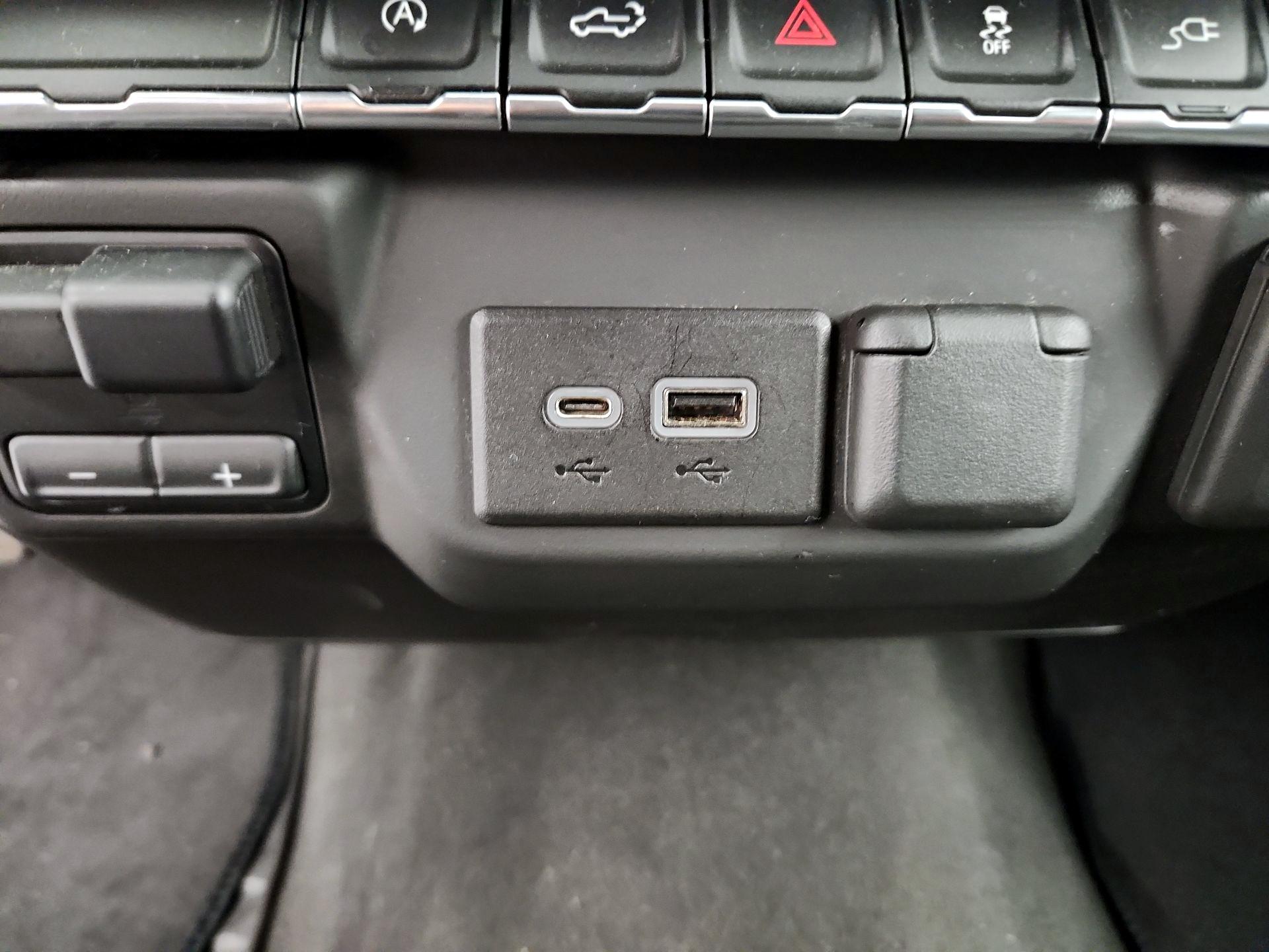 Thumbnail: 2021 Chevrolet Silverado 1500 - 18