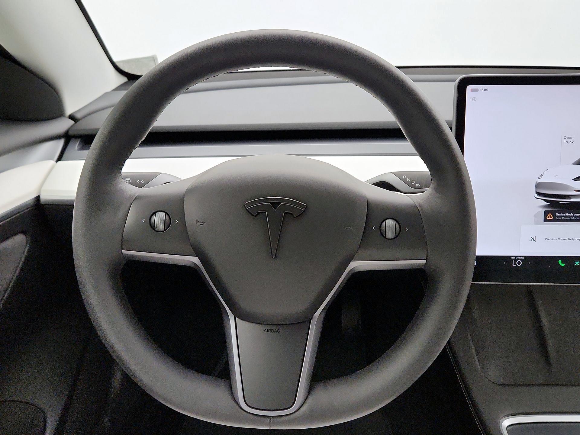 Thumbnail: 2023 Tesla Model 3 - 10