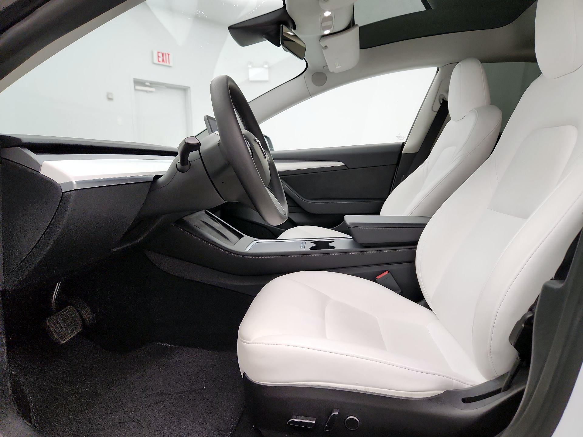 Thumbnail: 2023 Tesla Model 3 - 11