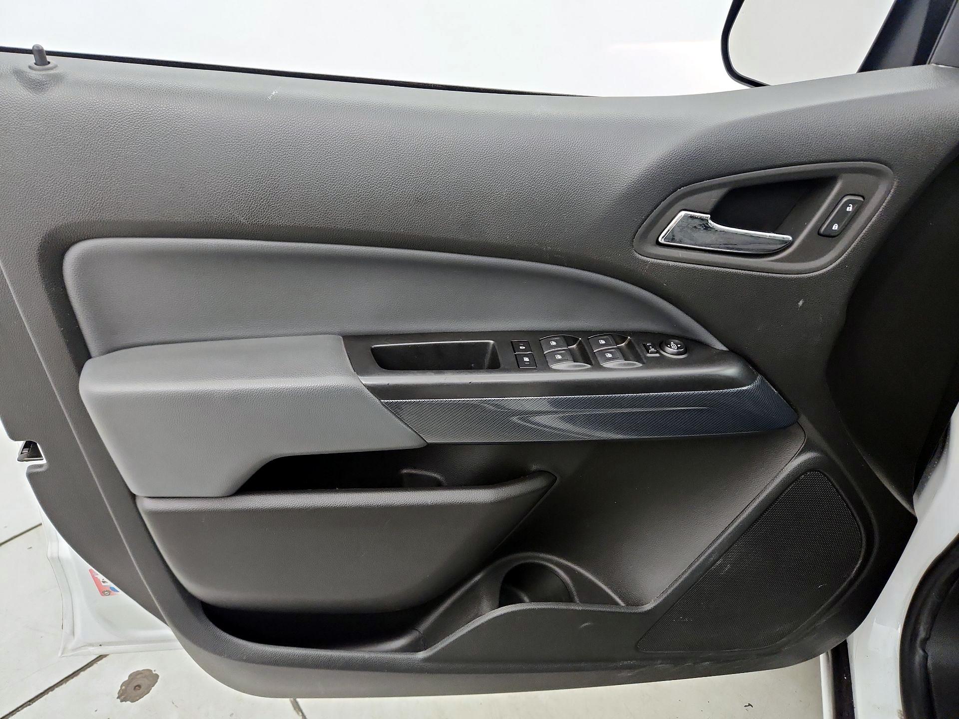 Thumbnail: 2022 Chevrolet Colorado - 12