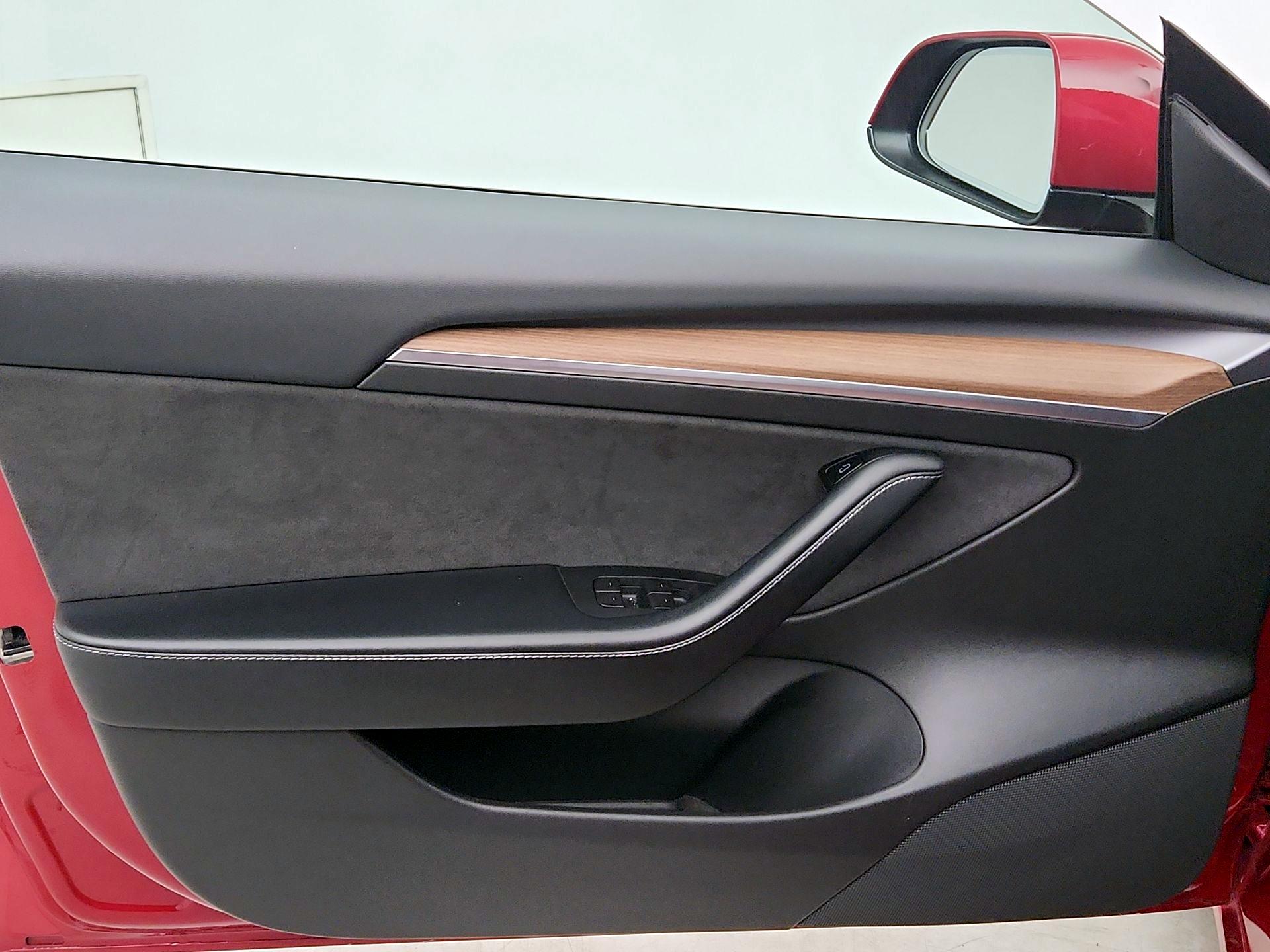Thumbnail: 2021 Tesla Model 3 - 12