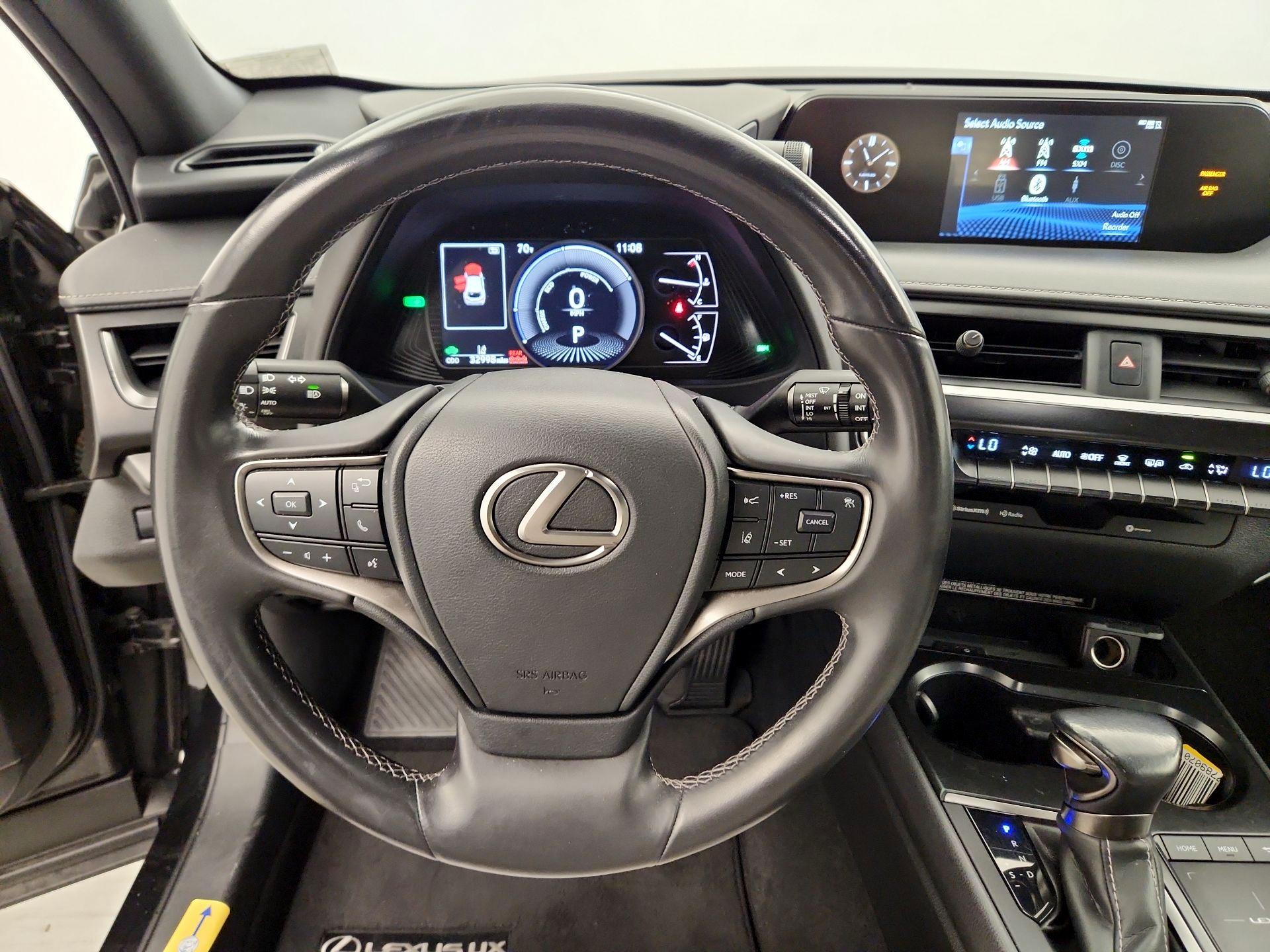 Thumbnail: 2021 Lexus UX - 10