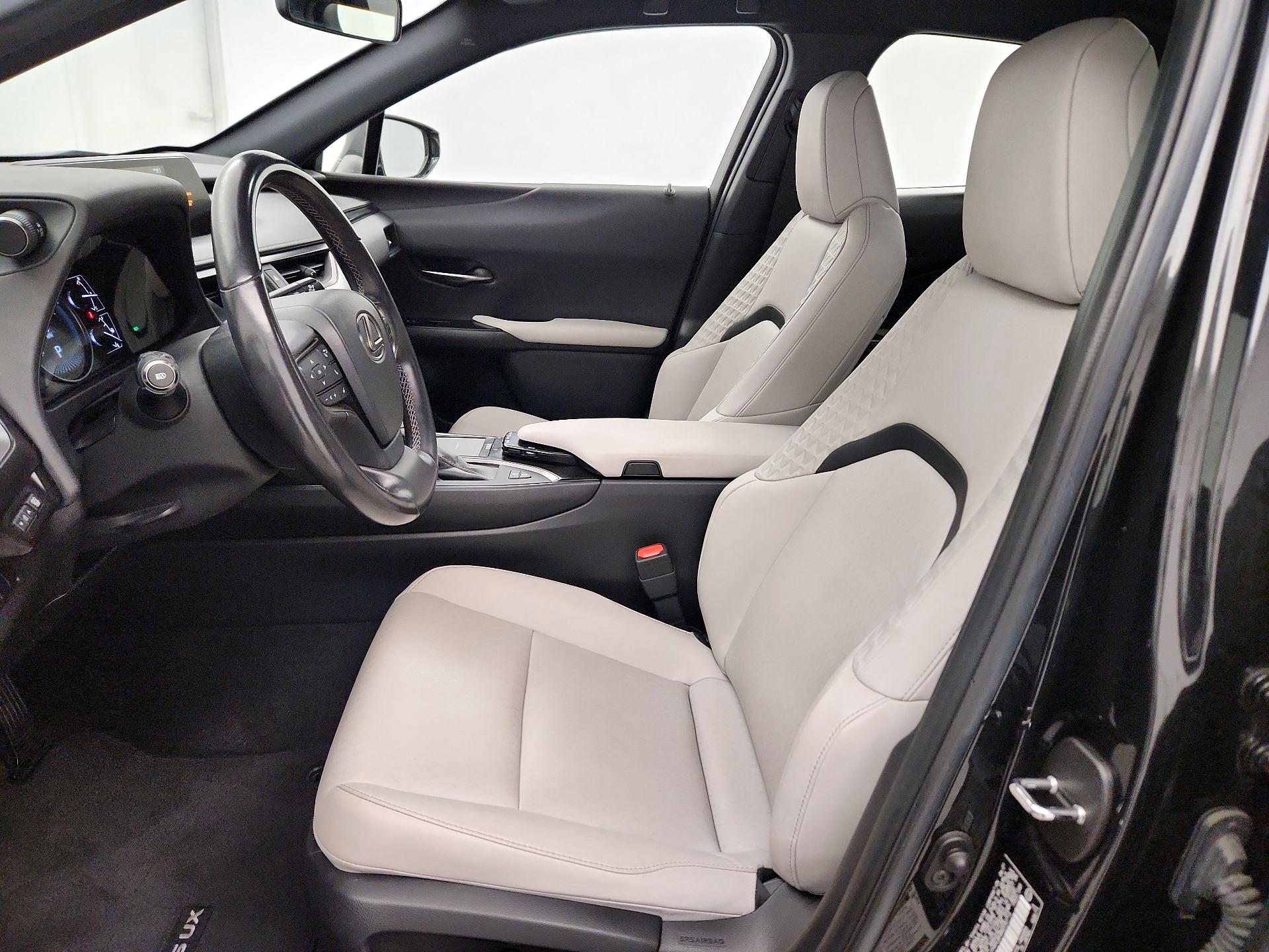 Thumbnail: 2021 Lexus UX - 11