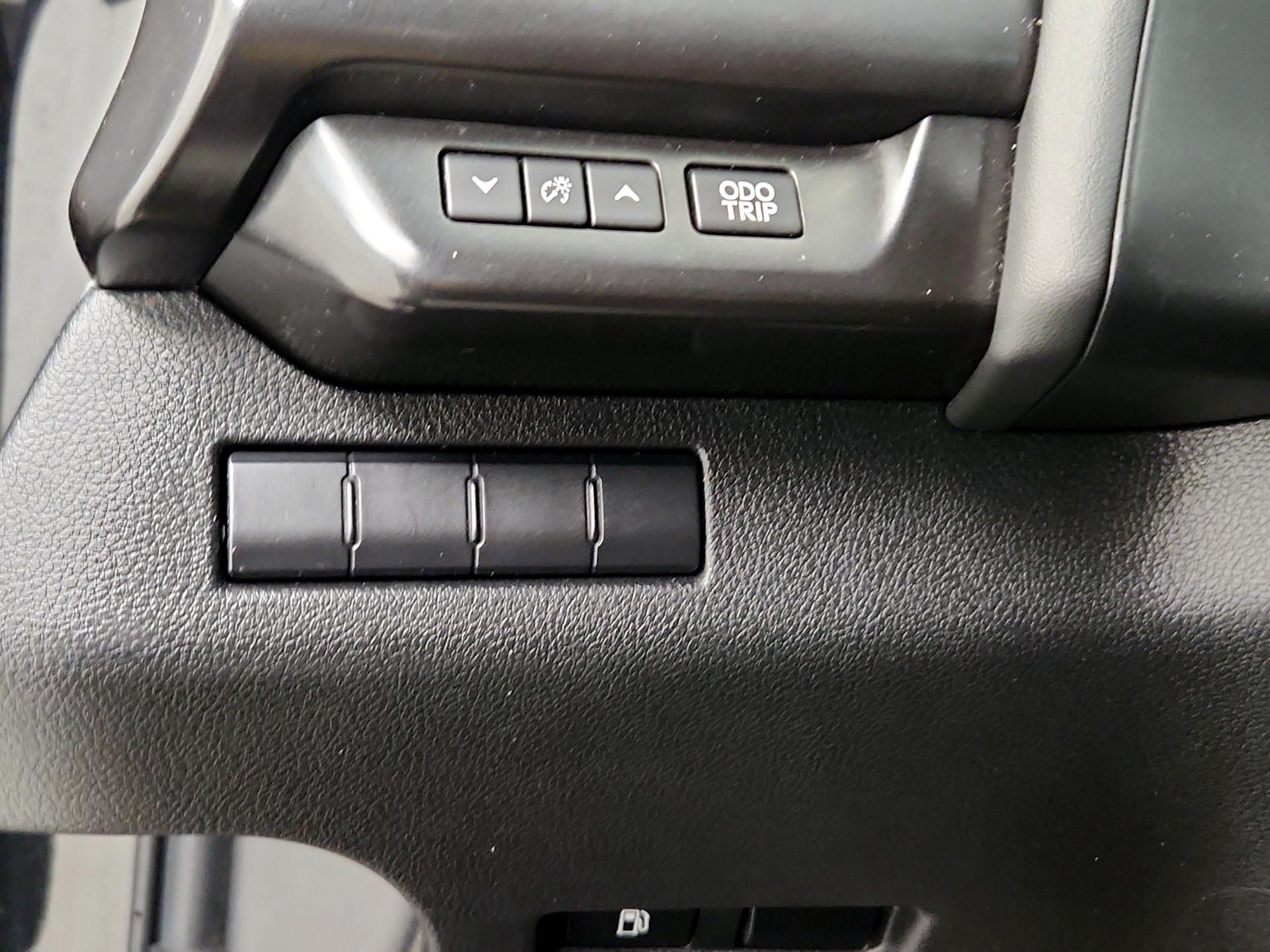 Thumbnail: 2021 Lexus UX - 13