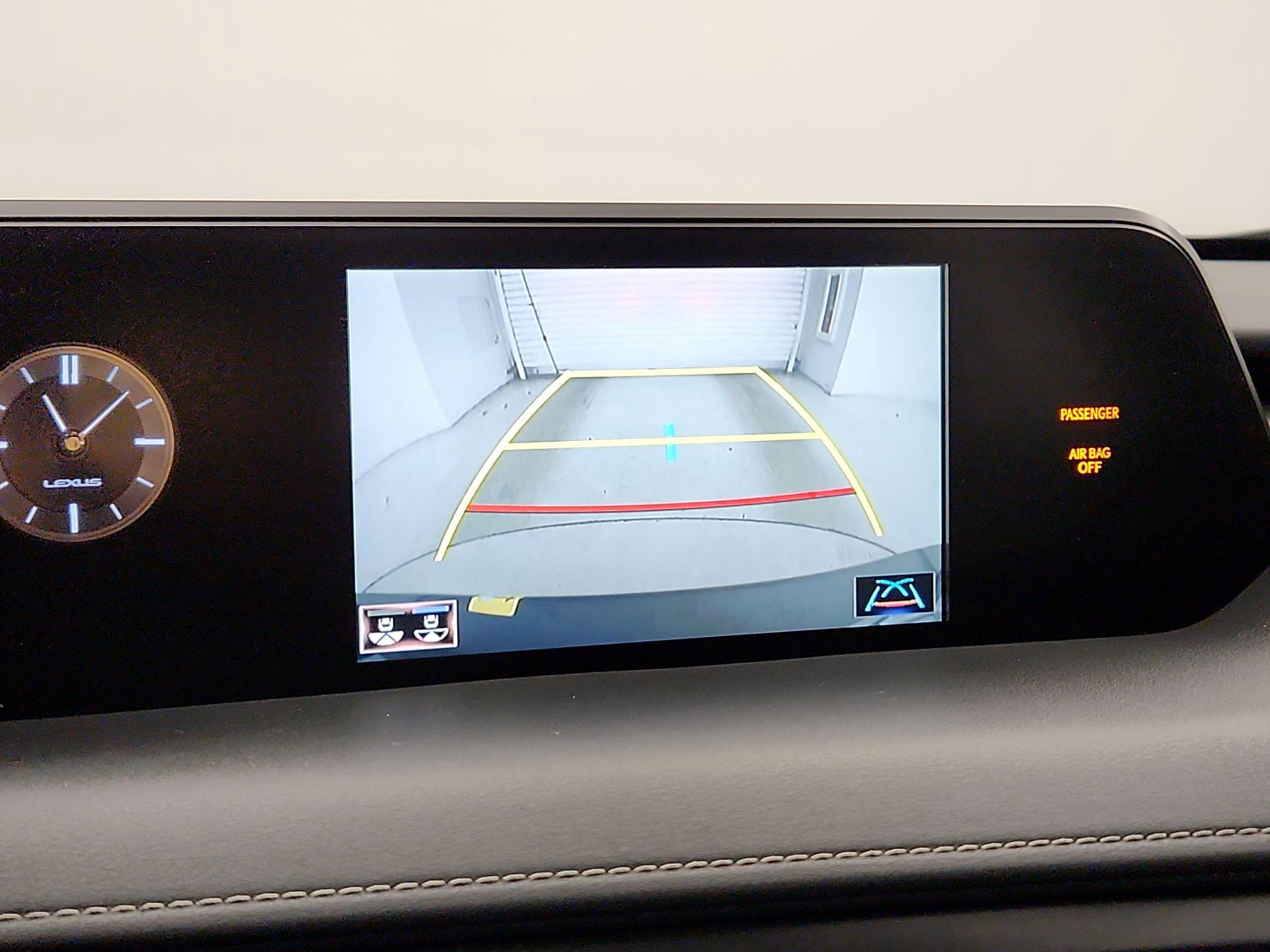 Thumbnail: 2021 Lexus UX - 14