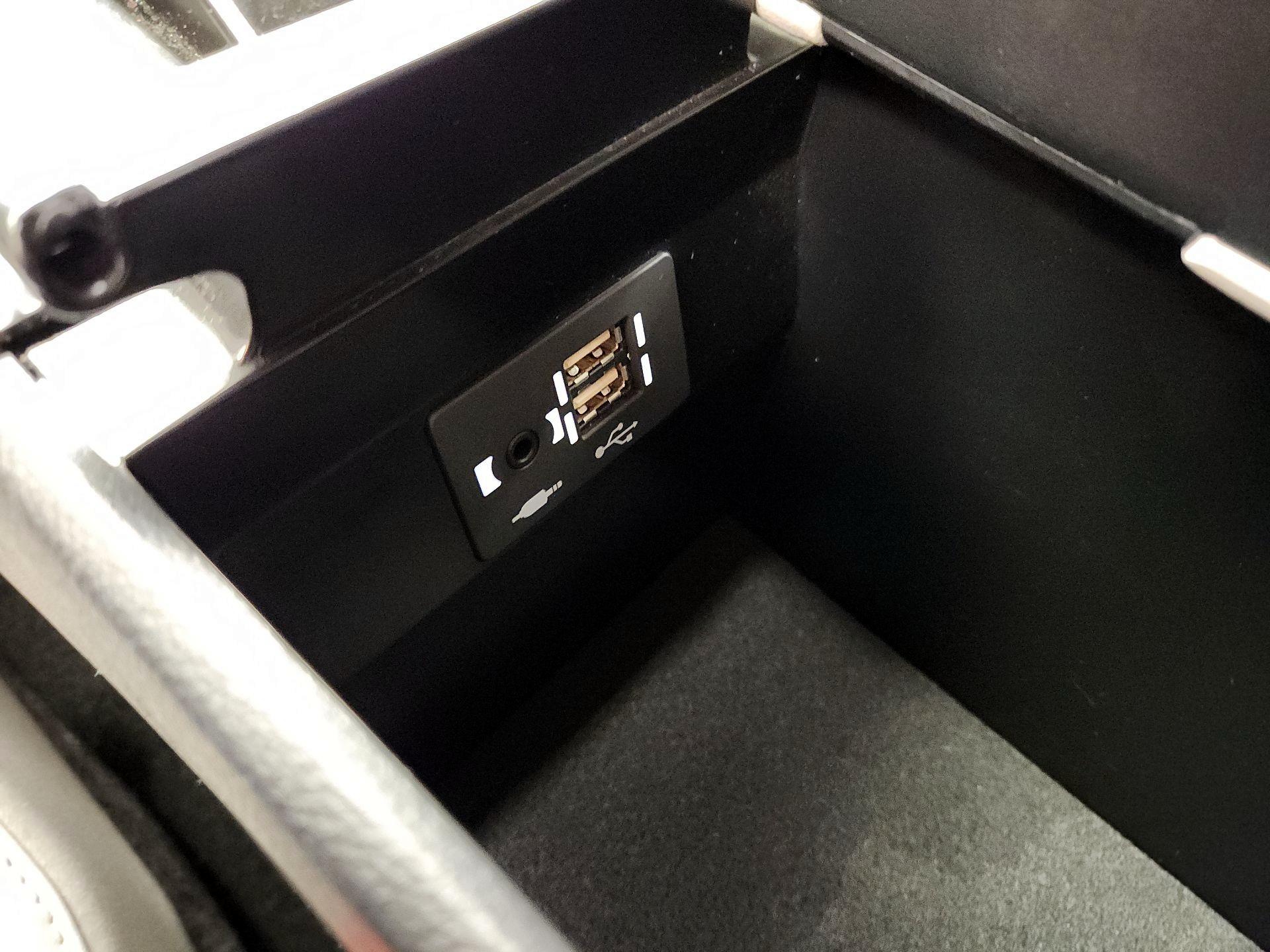 Thumbnail: 2021 Lexus UX - 18