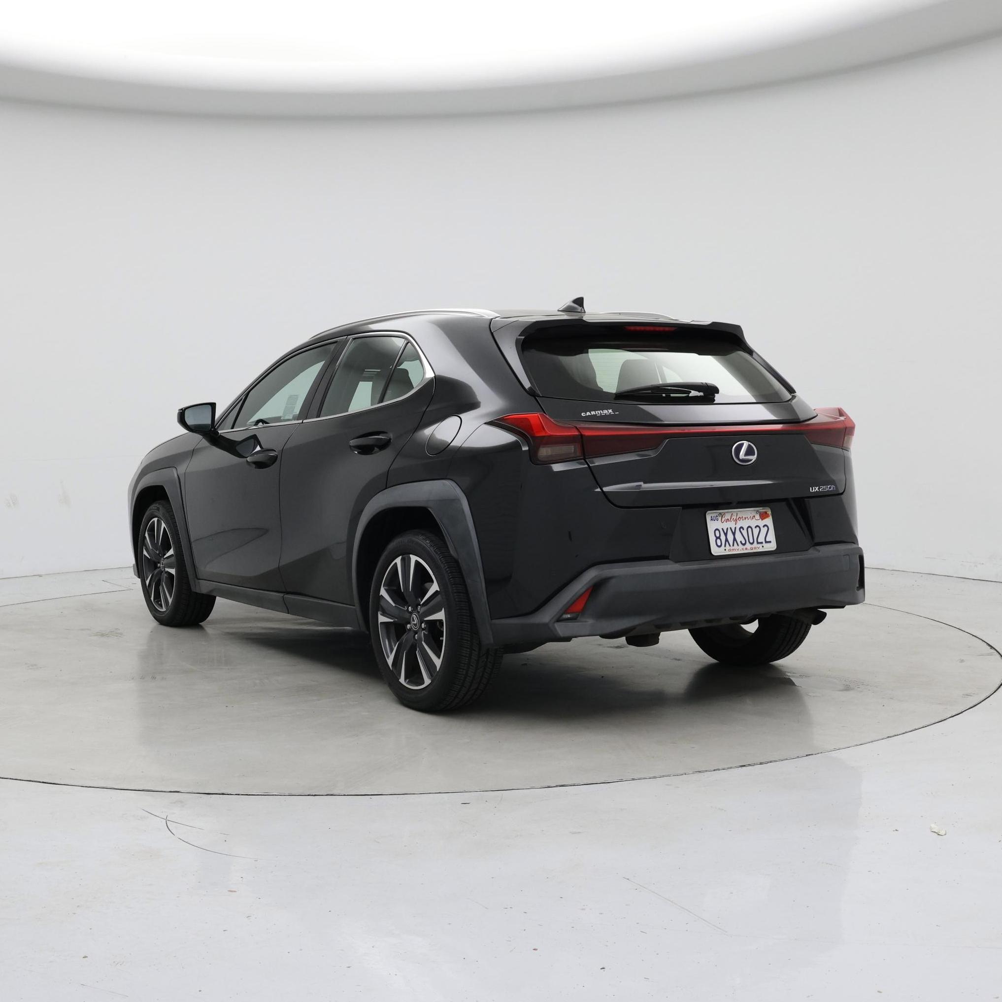 Thumbnail: 2021 Lexus UX - 2