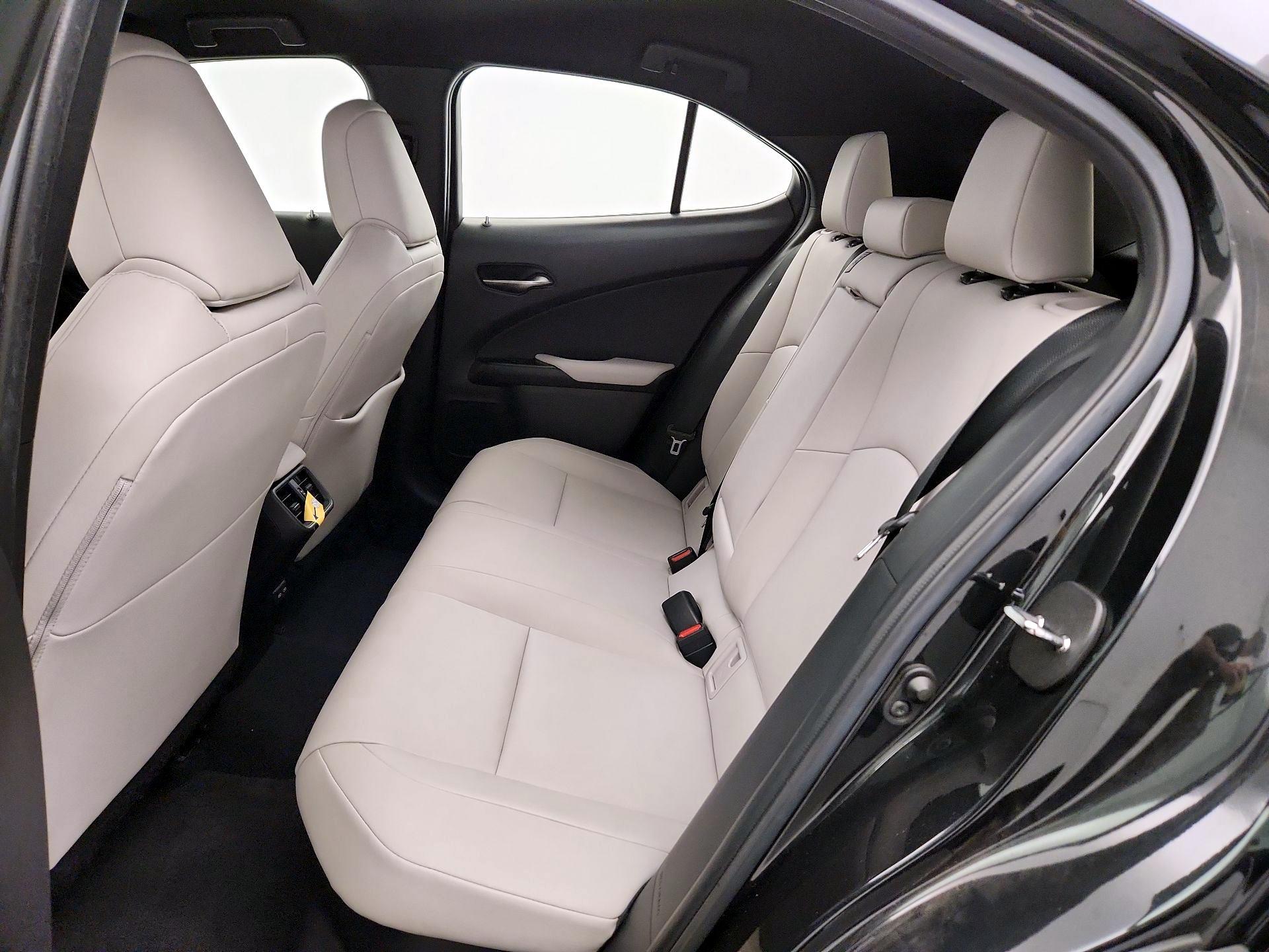 Thumbnail: 2021 Lexus UX - 19