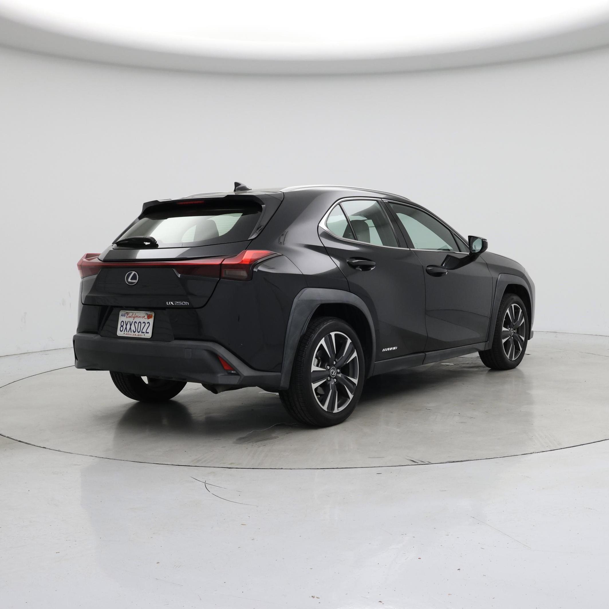 Thumbnail: 2021 Lexus UX - 8