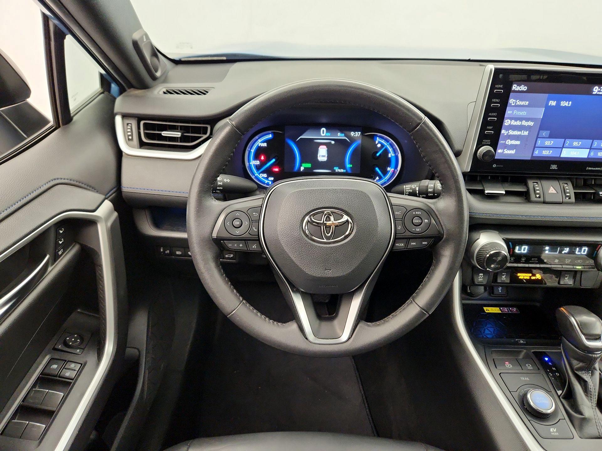 Thumbnail: 2022 Toyota RAV4 - 10