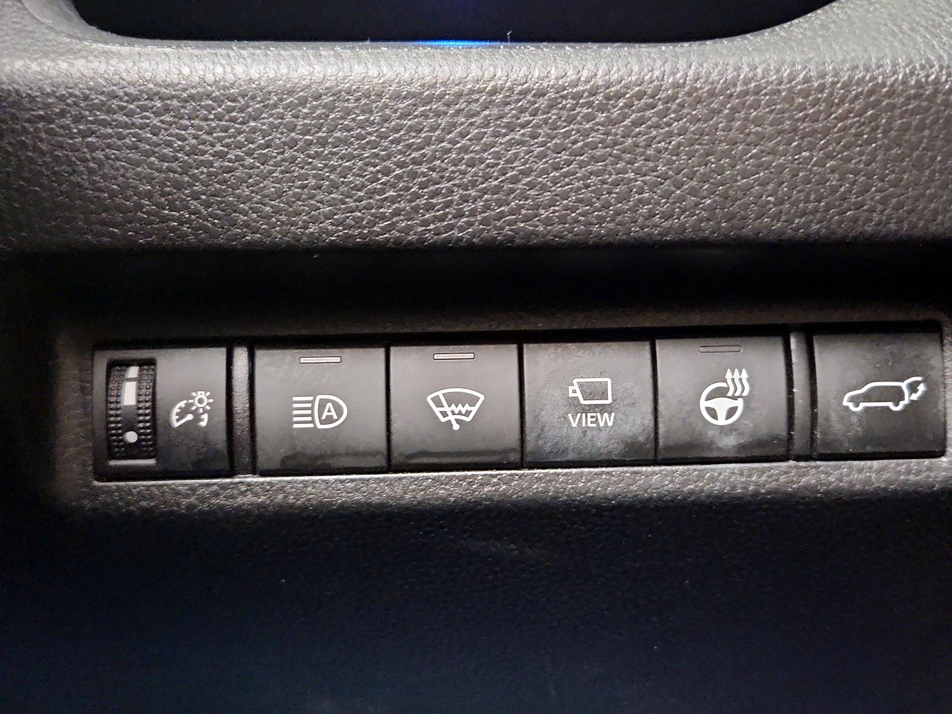 Thumbnail: 2022 Toyota RAV4 - 13