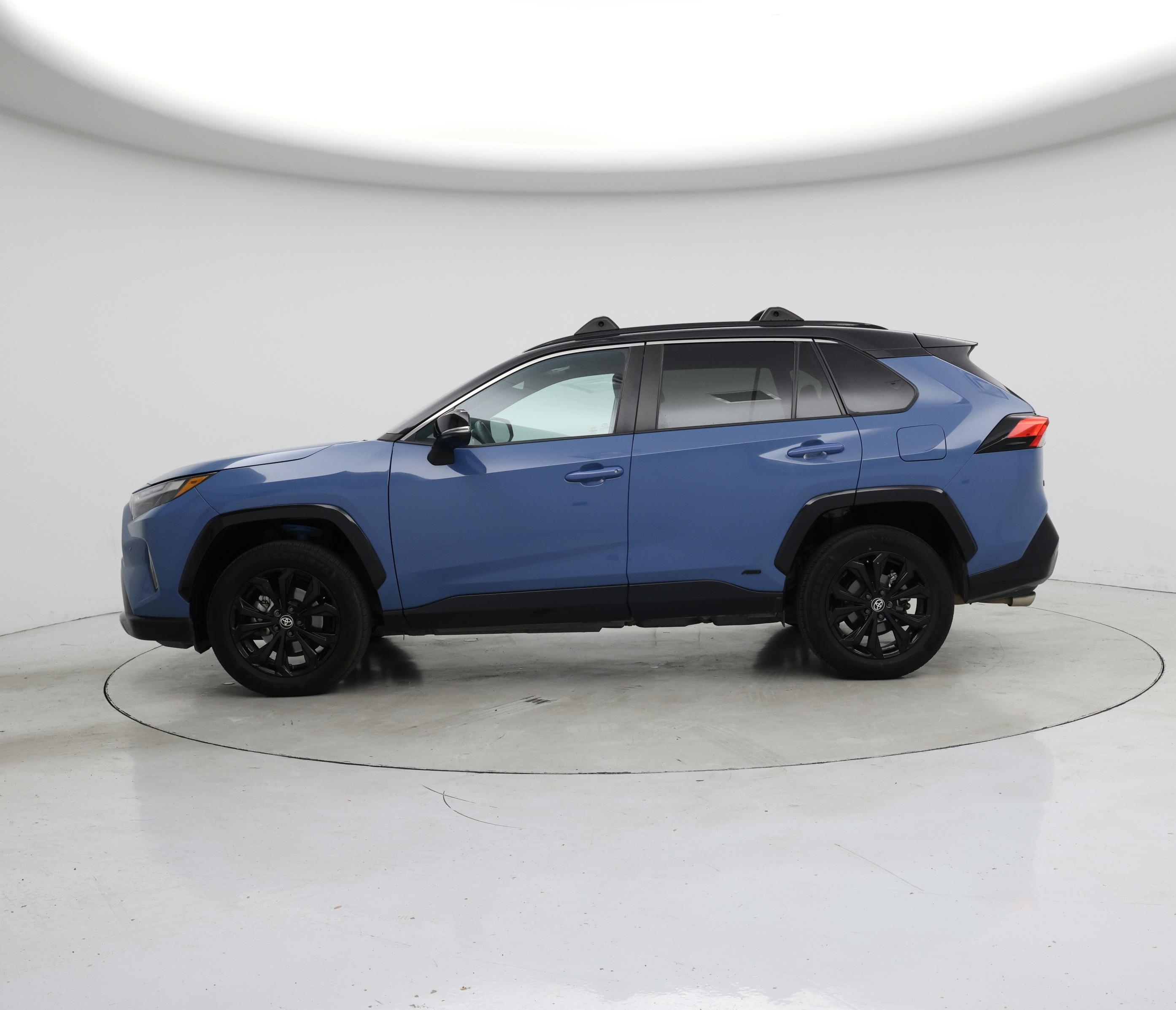 Thumbnail: 2022 Toyota RAV4 - 3