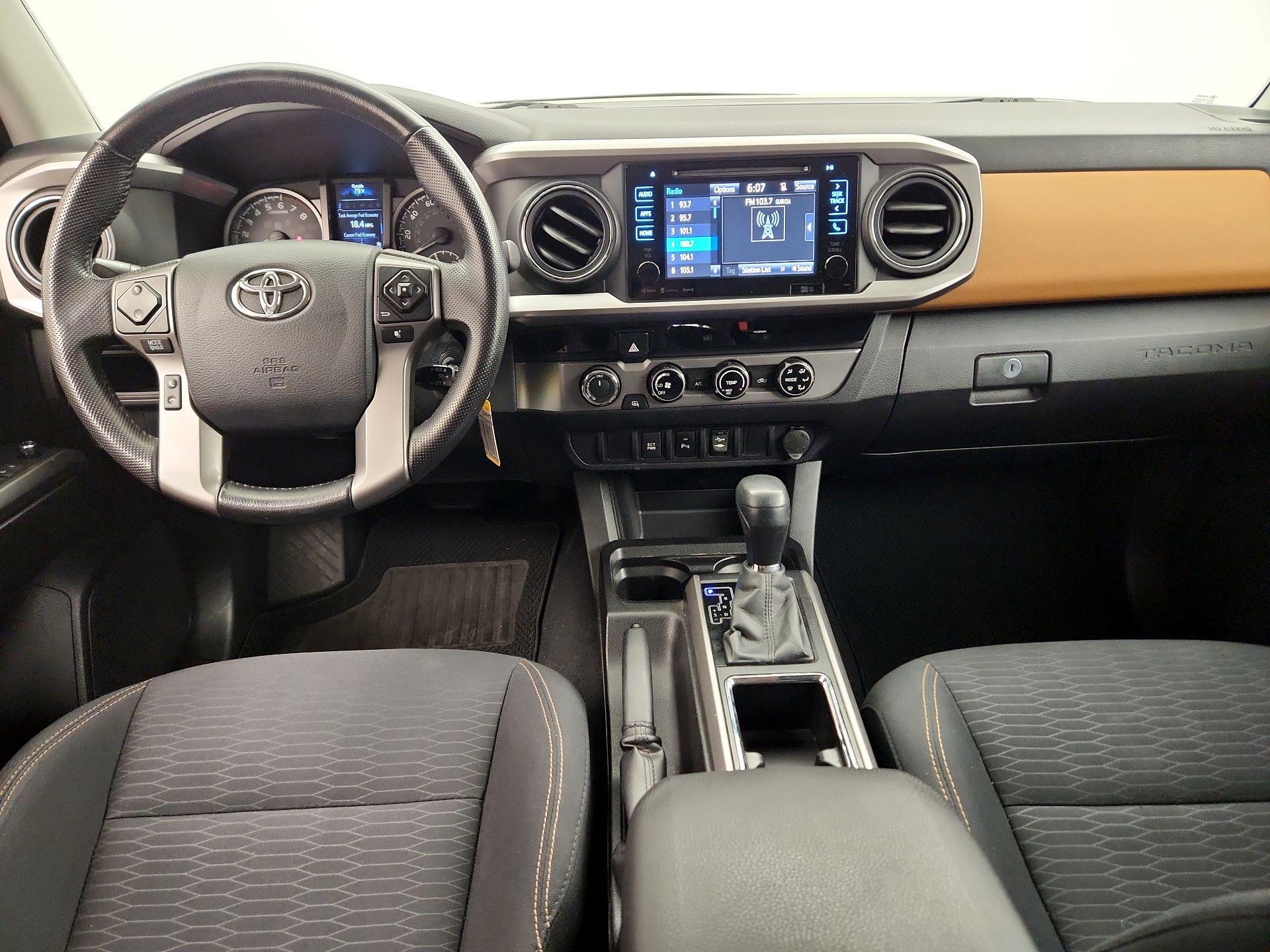 Thumbnail: 2016 Toyota Tacoma - 9