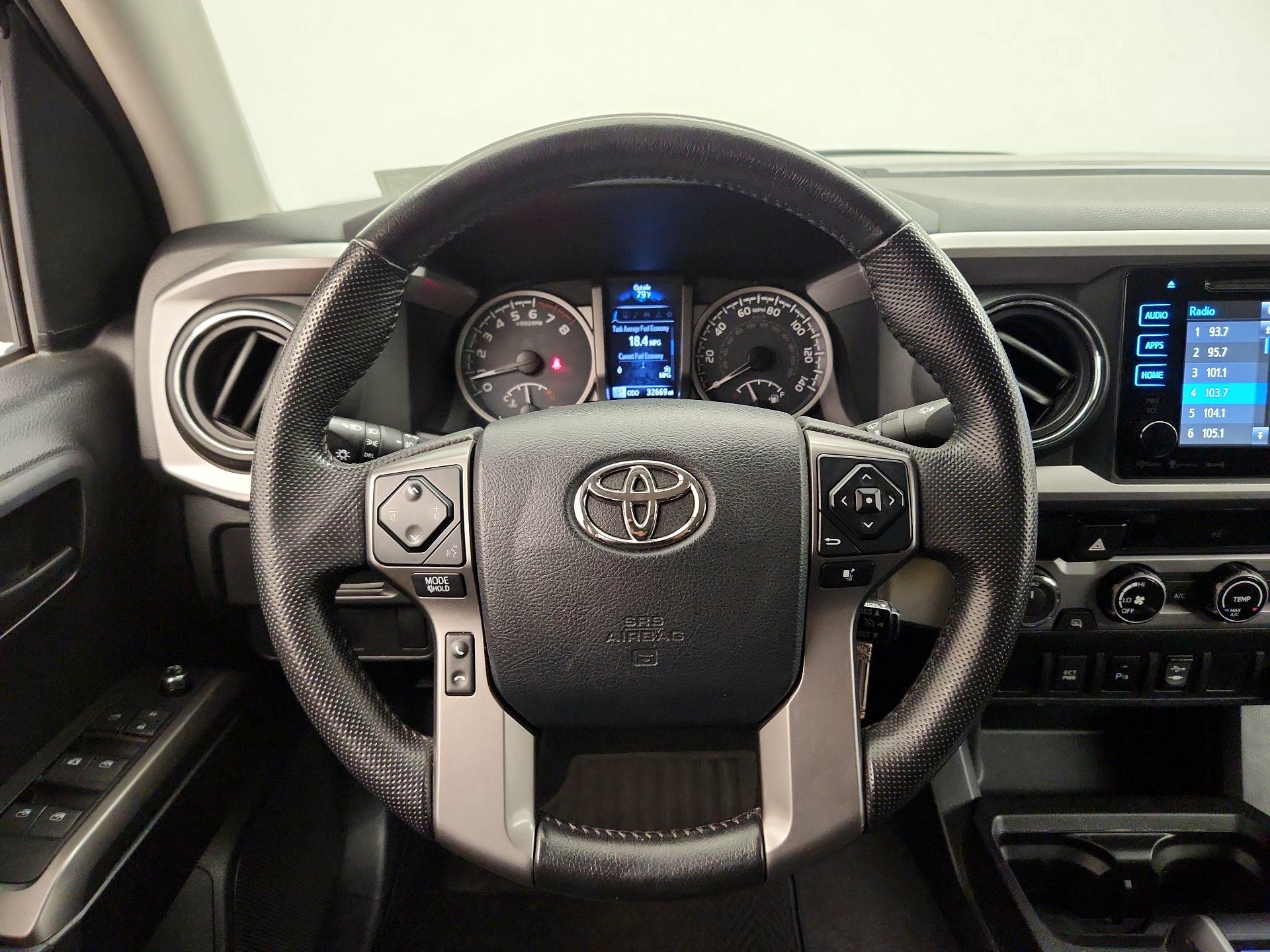 Thumbnail: 2016 Toyota Tacoma - 10
