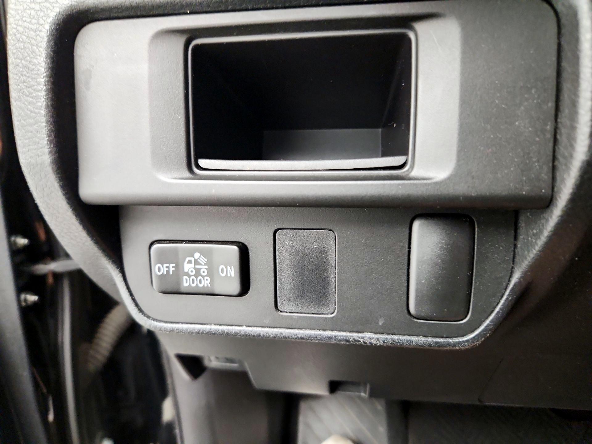 Thumbnail: 2016 Toyota Tacoma - 13