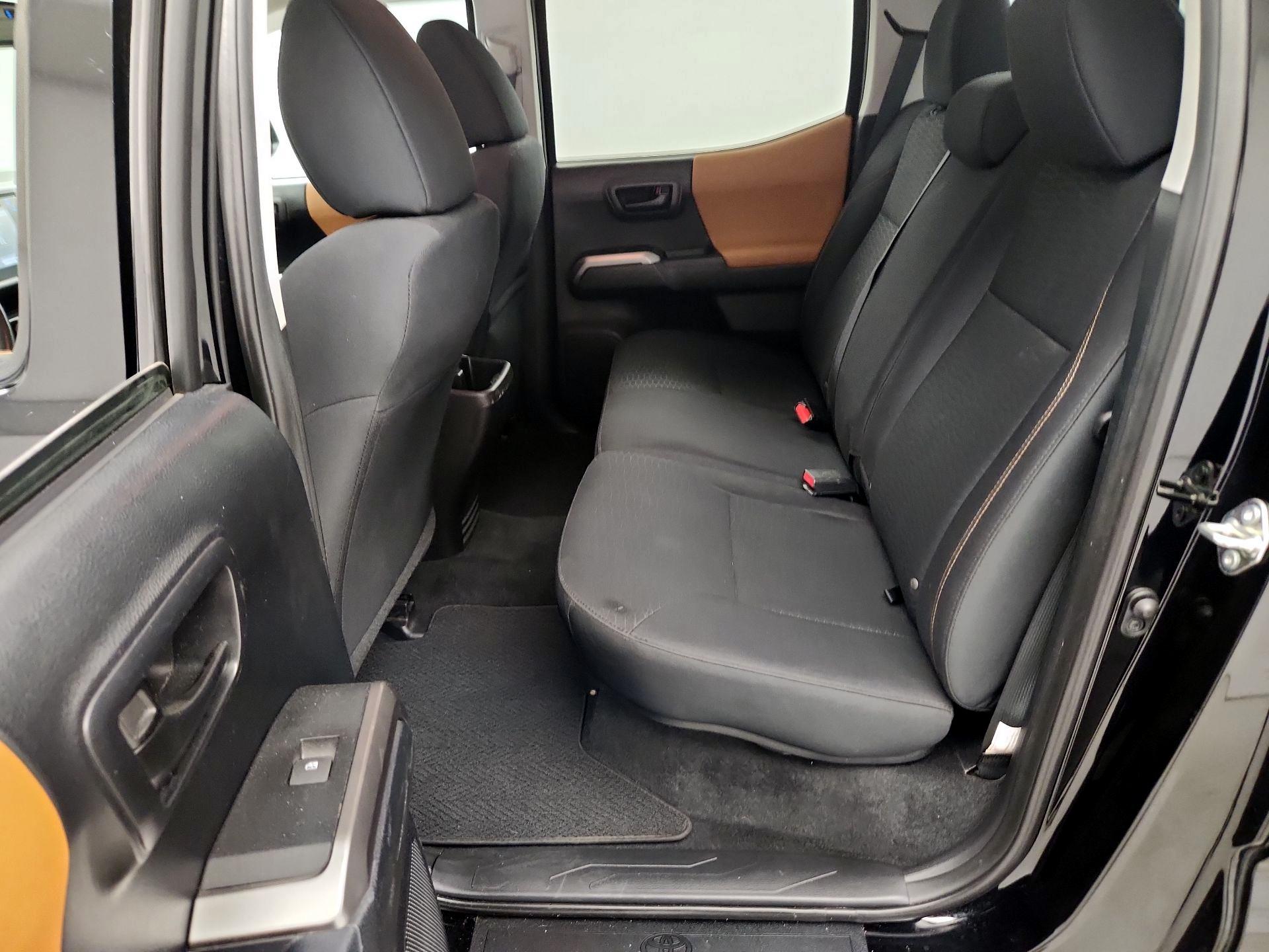 Thumbnail: 2016 Toyota Tacoma - 19