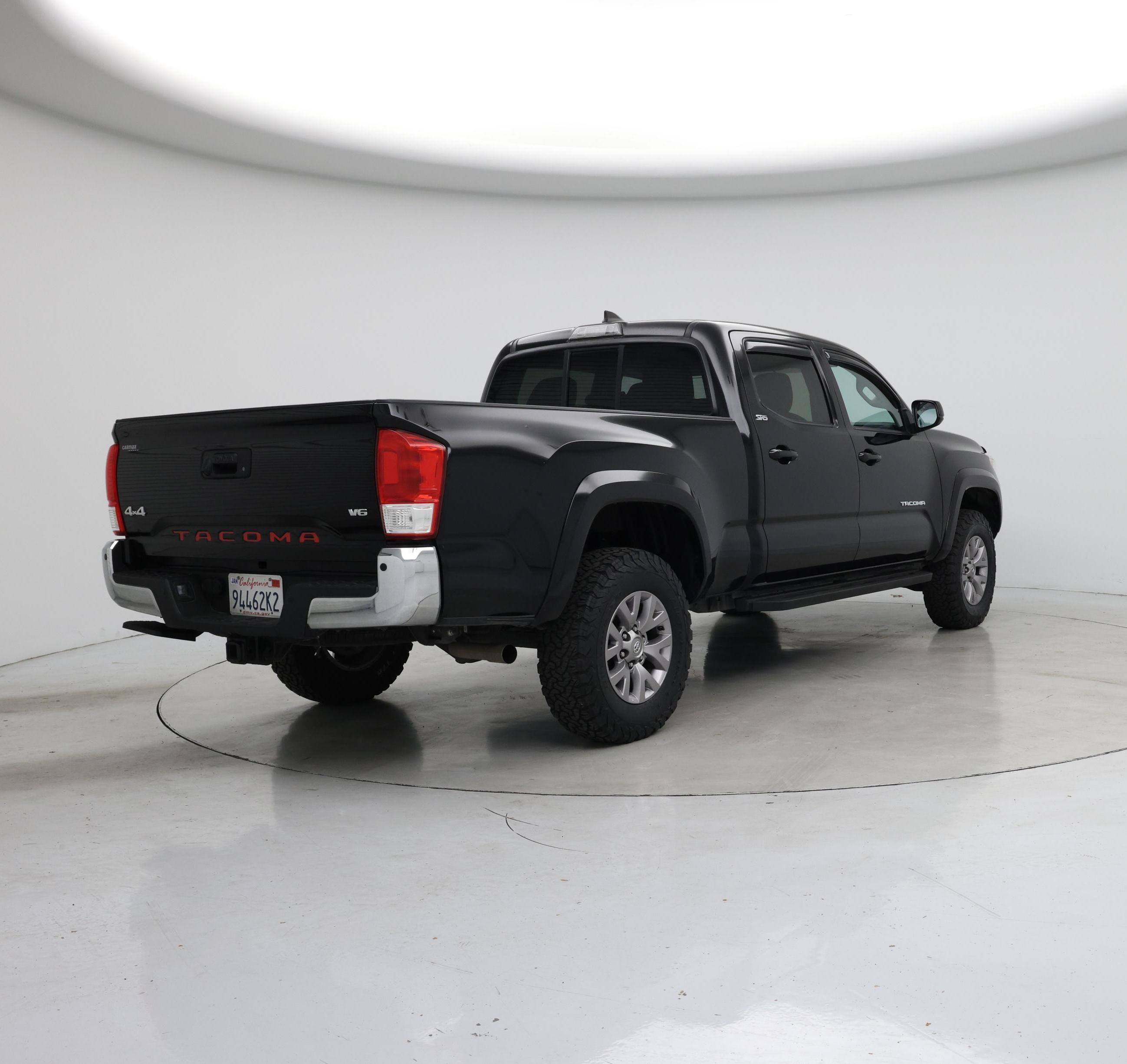 Thumbnail: 2016 Toyota Tacoma - 8