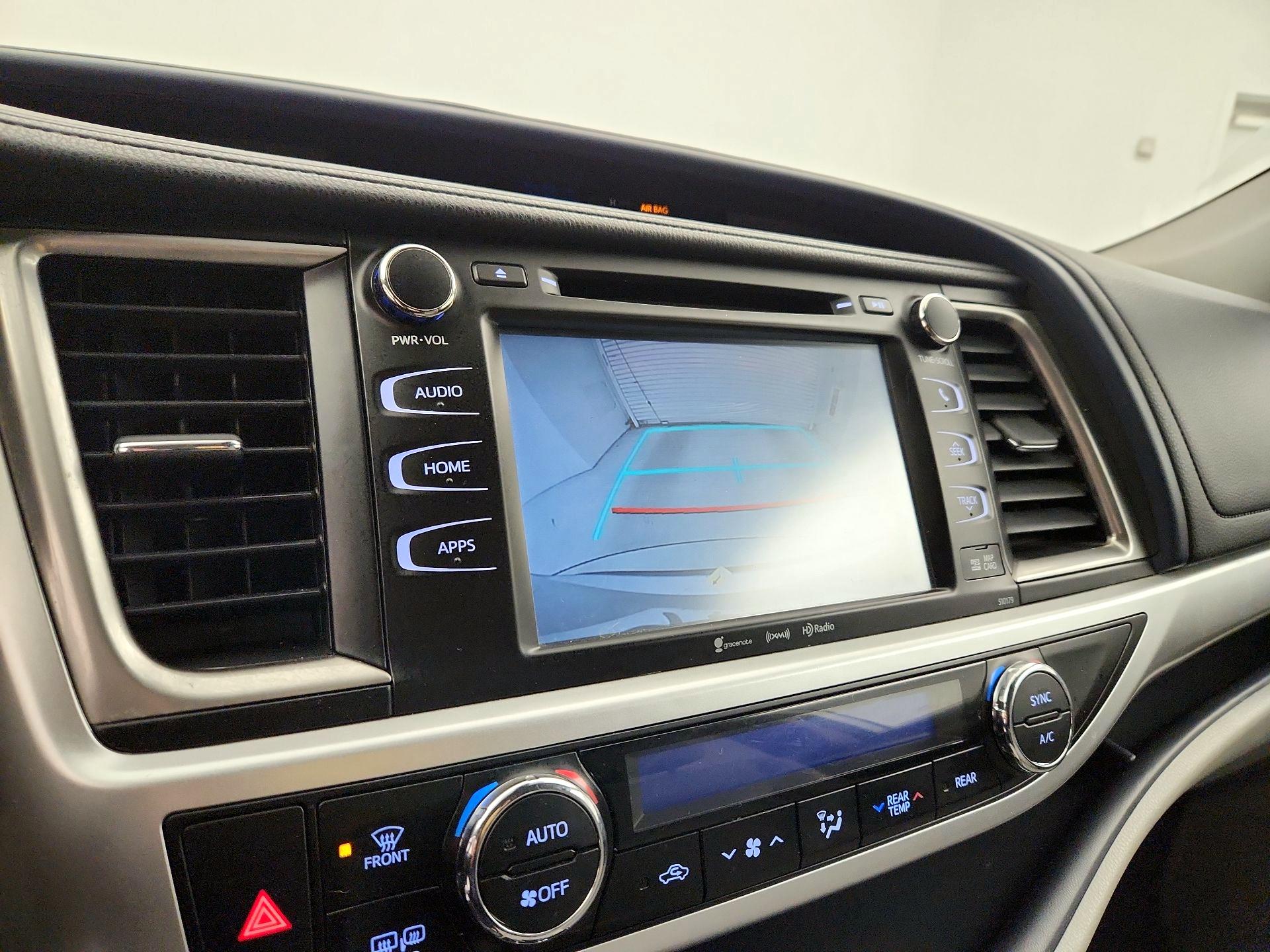 Thumbnail: 2018 Toyota Highlander - 15