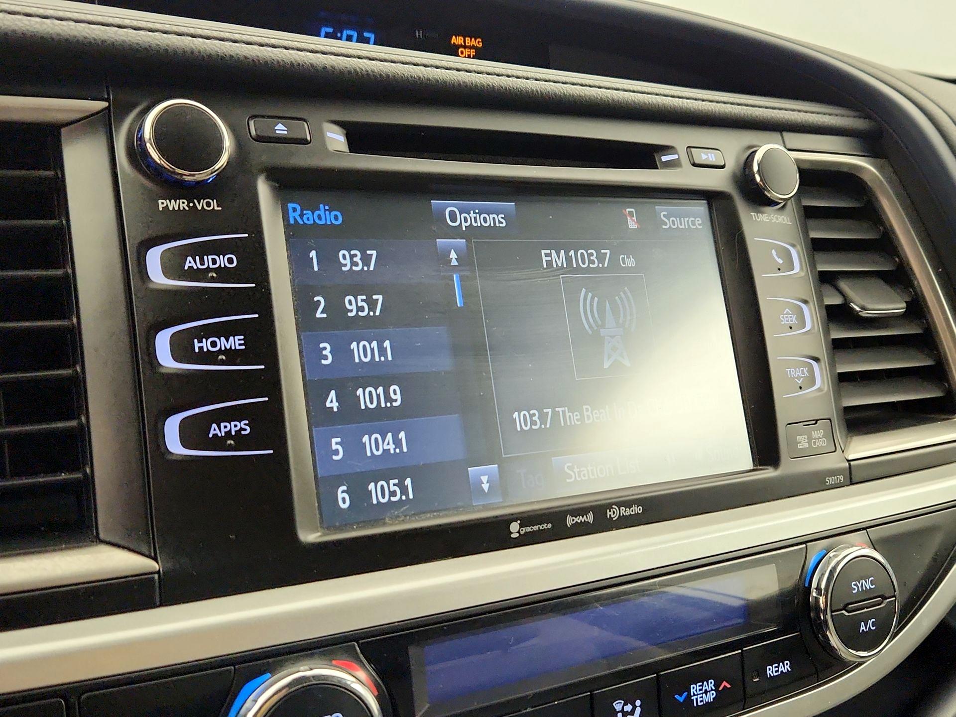 Thumbnail: 2018 Toyota Highlander - 16